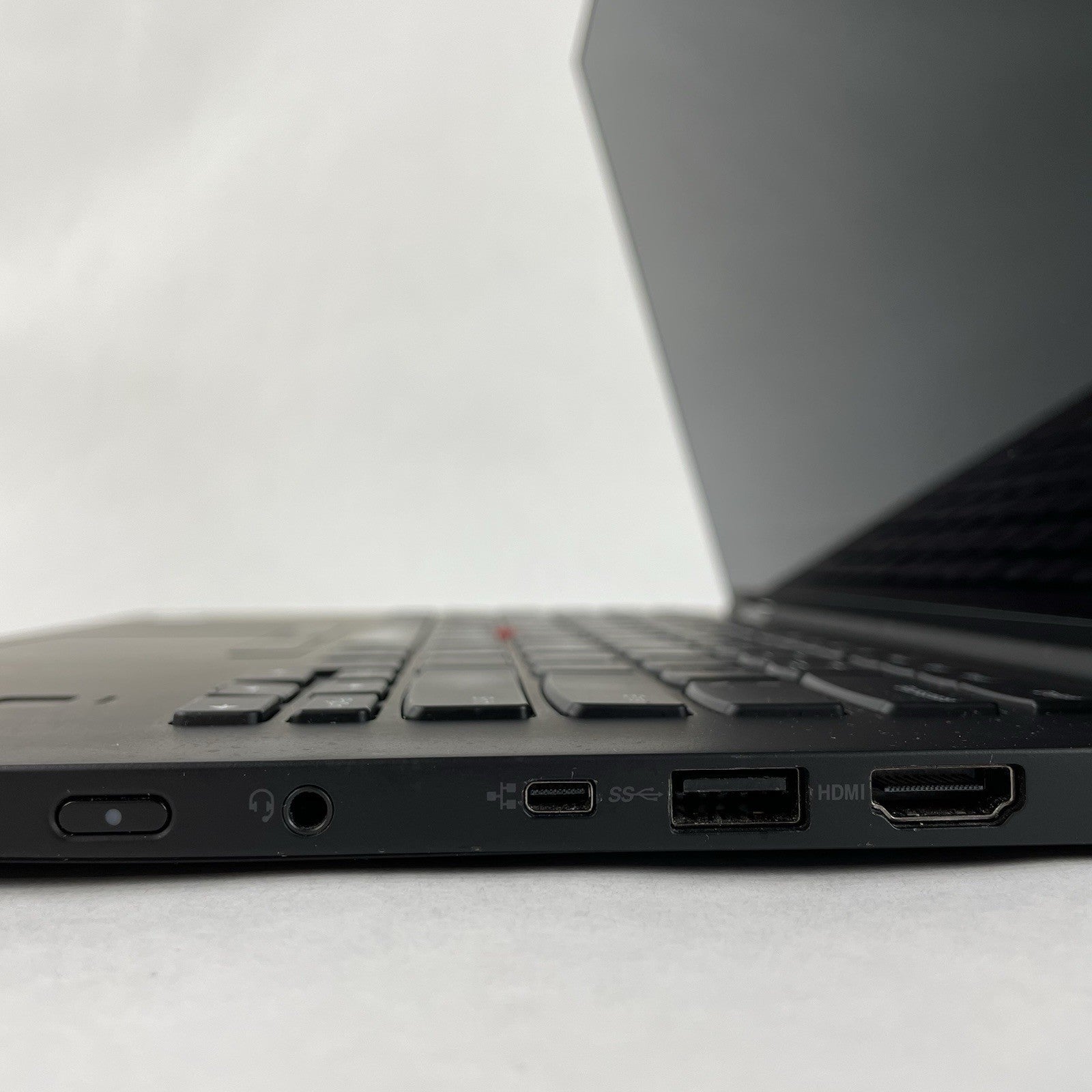 Lenovo X1 Yoga Gen 3 13.3" i5-8250U 1.60 GHz 8 GB RAM No SSD No OS - READ5