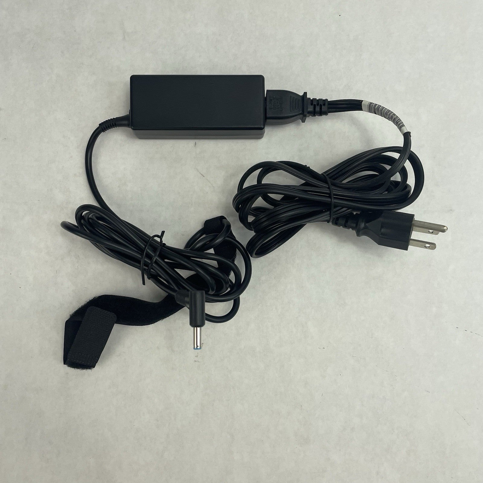 HP HSTNN-CA40 19.5V 45W Power Adapter 744481-002 Lot of 5