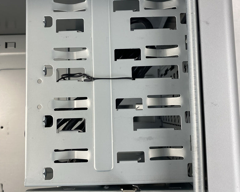 ASUS Ascot 6AR6-F Mid ATX Computer Case No Power Supply