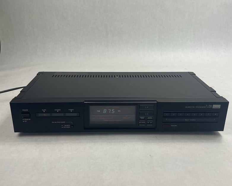 Sansui T-700 Quartz PLL Synthesizer AM/FM Stereo Tuner Power Tested