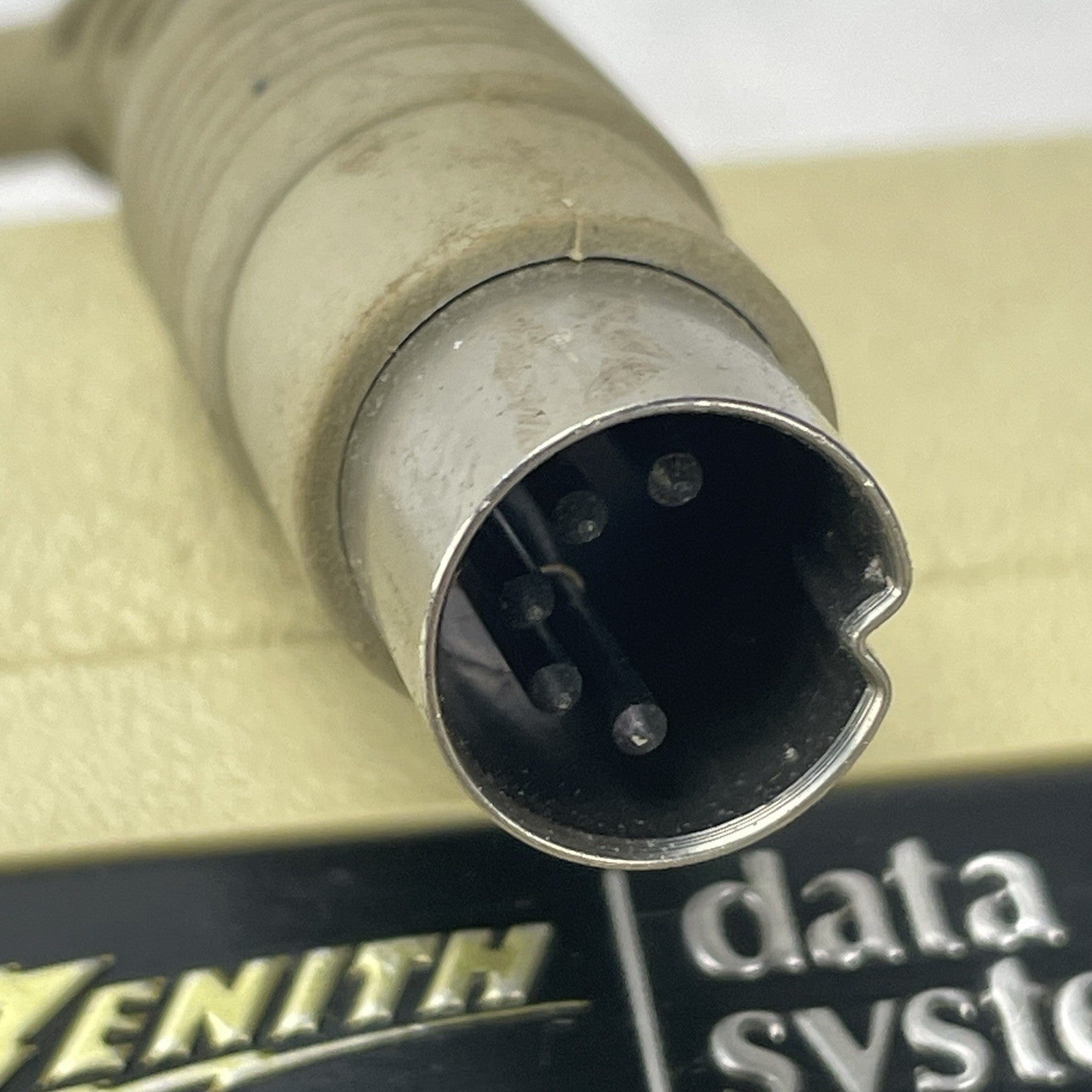 Zenith Data Systems Z-150 Keyboard Yellow Switches9