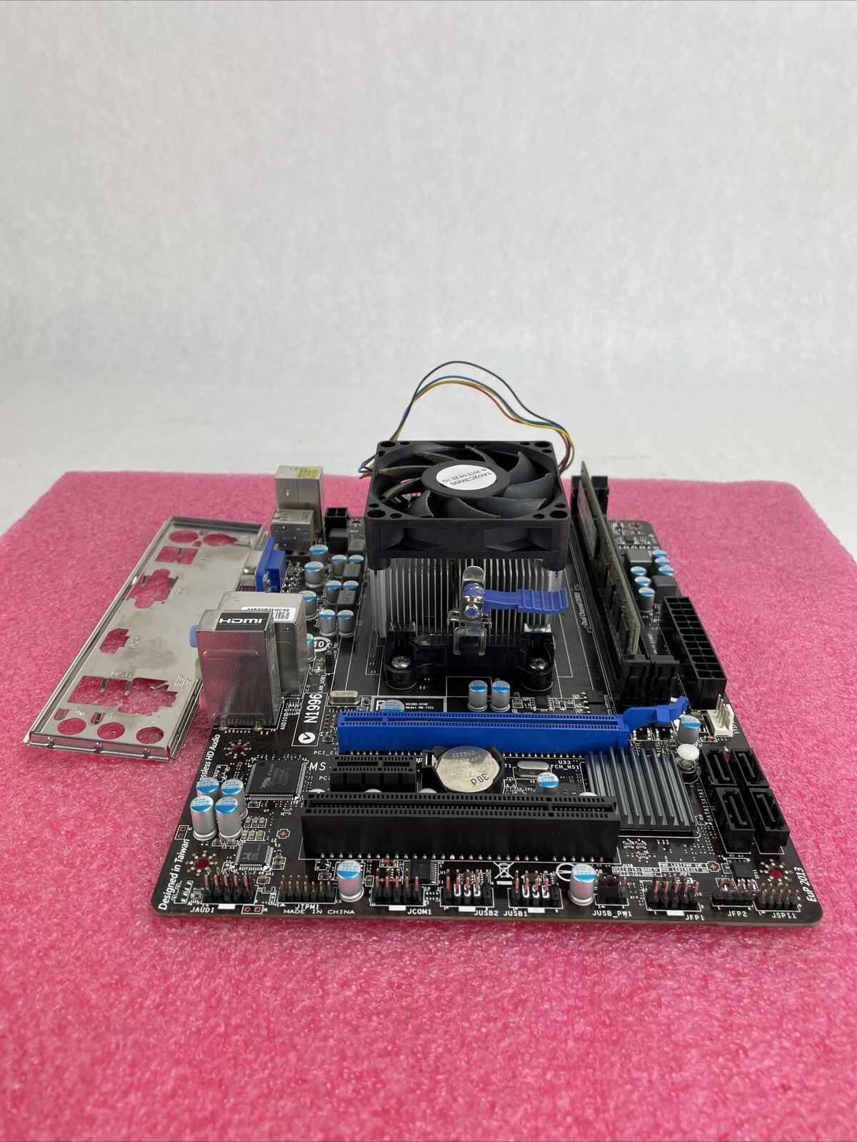MSI 7721 Motherboard AMD A8-5600K 3.6GHz 4GB RAM w/Shield