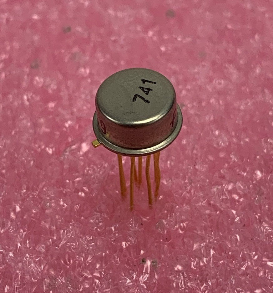 Fairchild 2500728 Metal Transistor (Lot of 13)