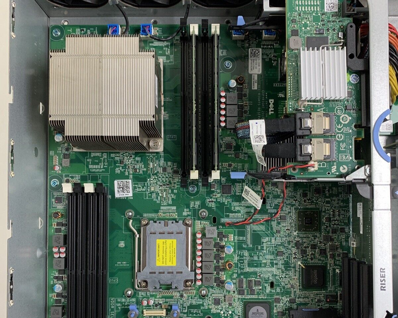 Dell PowerEdge R515 Server 1x AMD Opteron 4122 2.2 GHz 32 GB RAM No HDD No OS