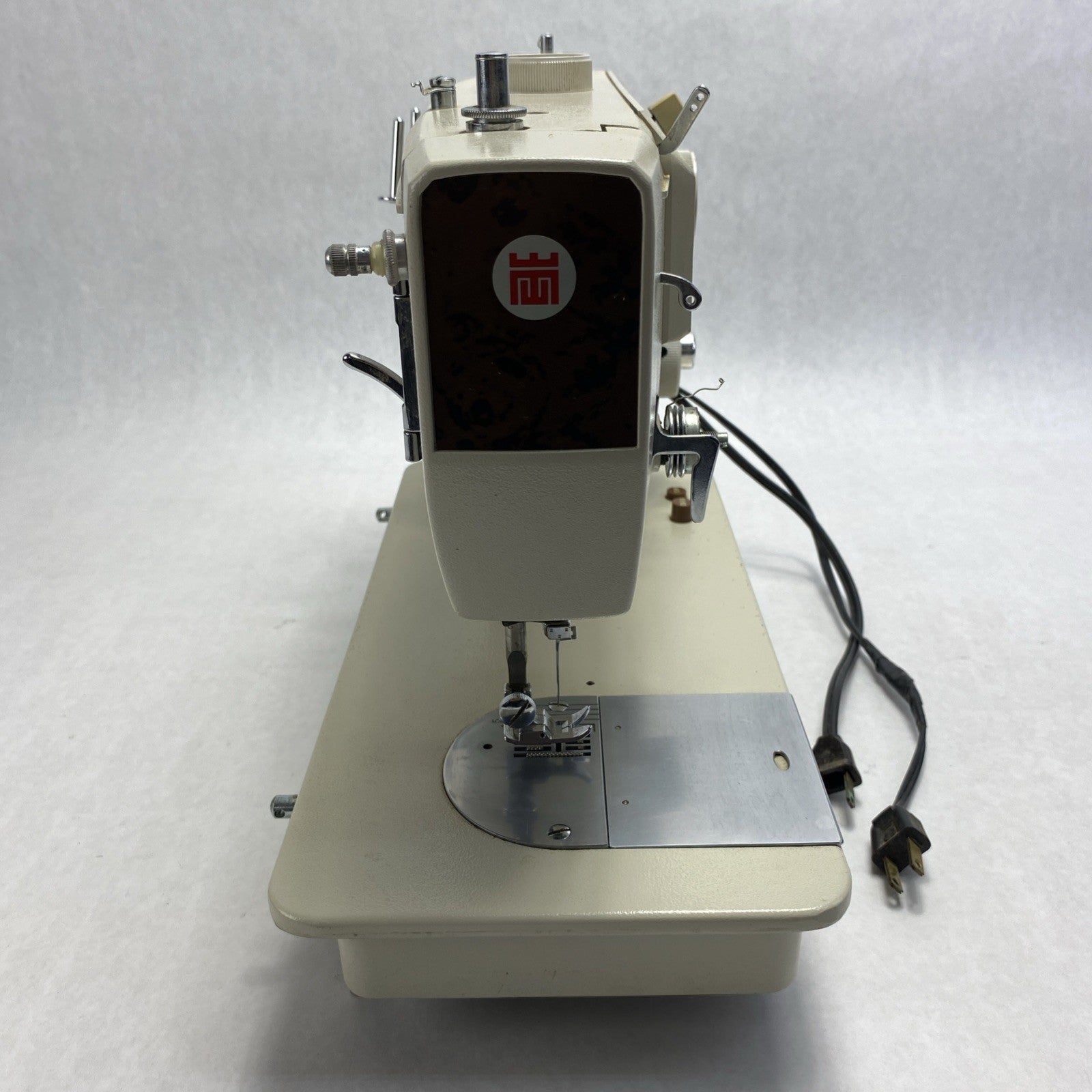 Vintage Morse Super Deluxe Zig Zag Model 5500 Sewing Machine5