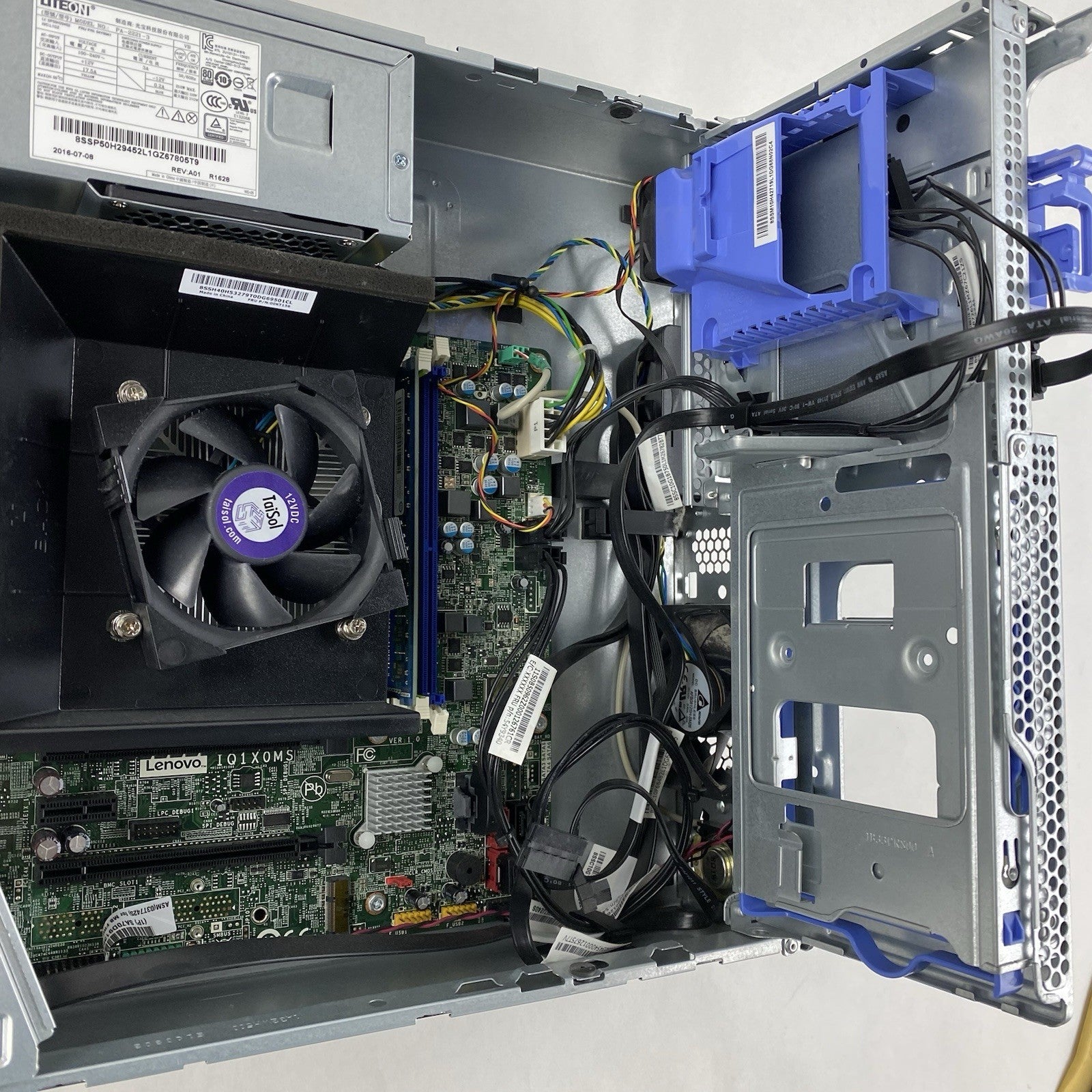 Lenovo ThinkCentre M900 SFF Intel Core i7-6700 3.4GHz 8GB RAM No HDD No OS