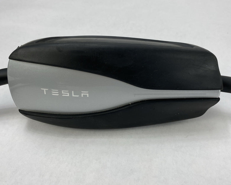 Tesla 1058221-01-F OEM Gen 1 Universal Mobile Connector 100-240V 40A - Untested