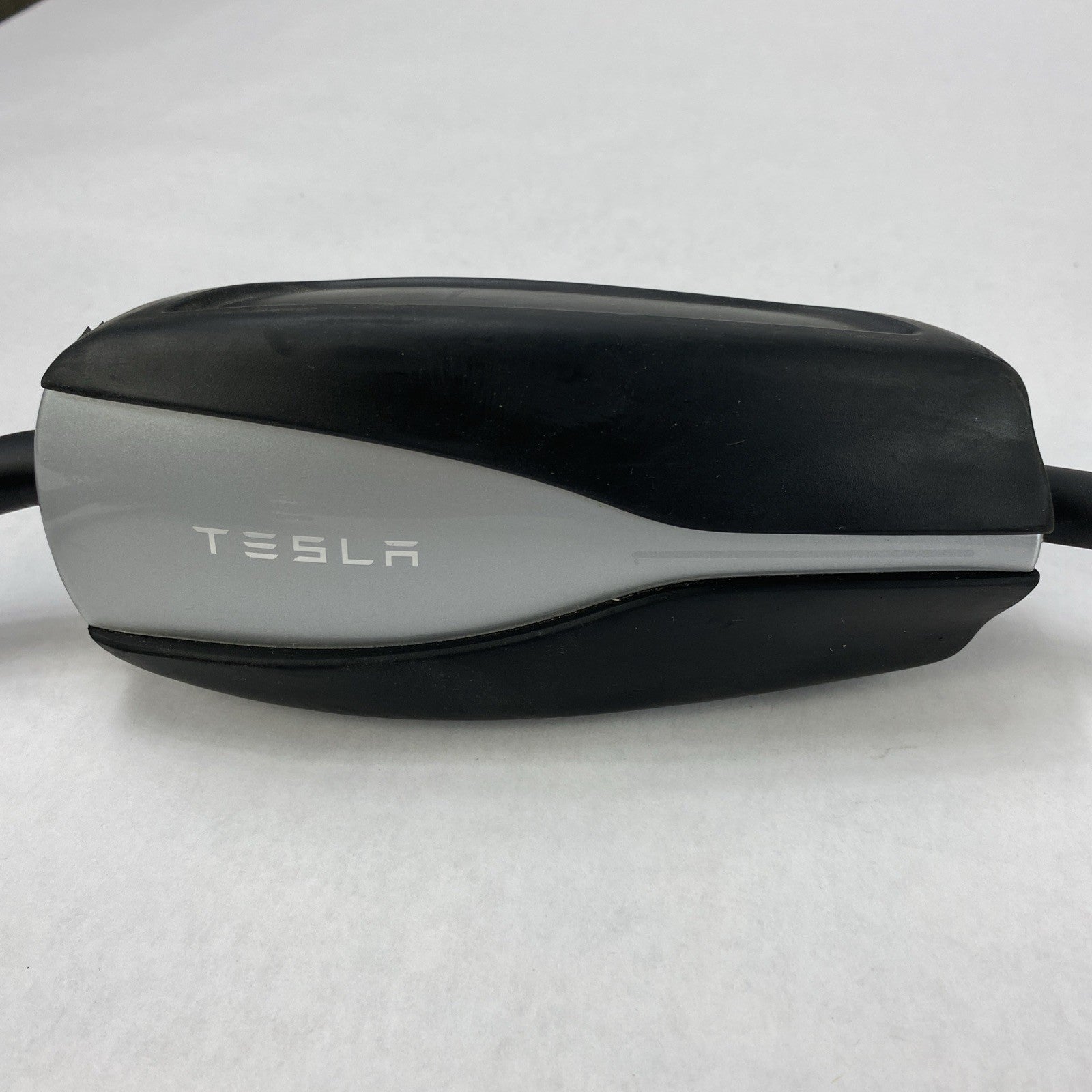 Tesla 1058221-01-F OEM Gen 1 Universal Mobile Connector 100-240V 40A - Untested5