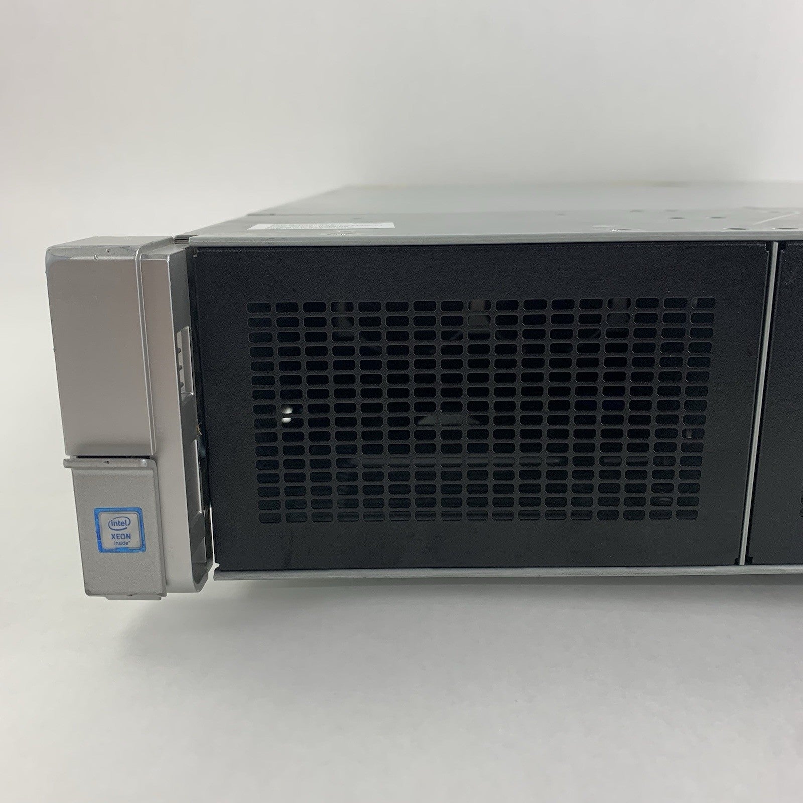 HP ProLiant DL380 Gen 9 1x Xeon E5-2640v4 2.4 GHz 16 GB Ram No HDD No OS No PSUs2