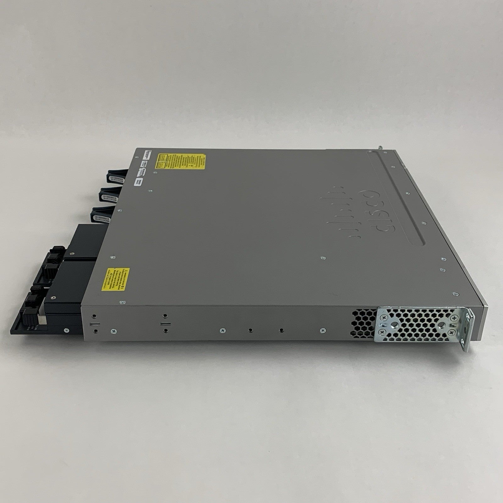 Cisco WS-C3850-48PW-S V07 PoE+ 48-Port Network Switch Tested w/ C3850-NM-4-1G5