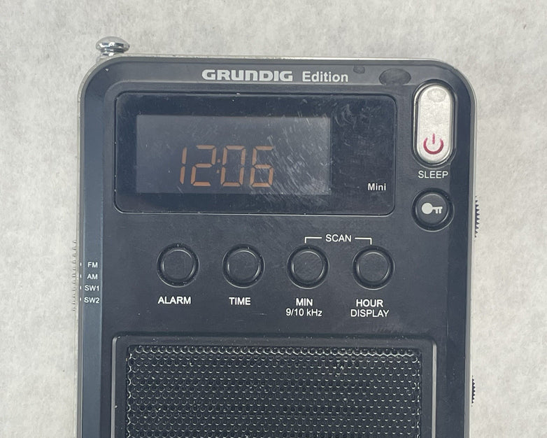 ETON Mini Grundig Edition Compact AM/FM/Shortwave Radio Digital Display Tested