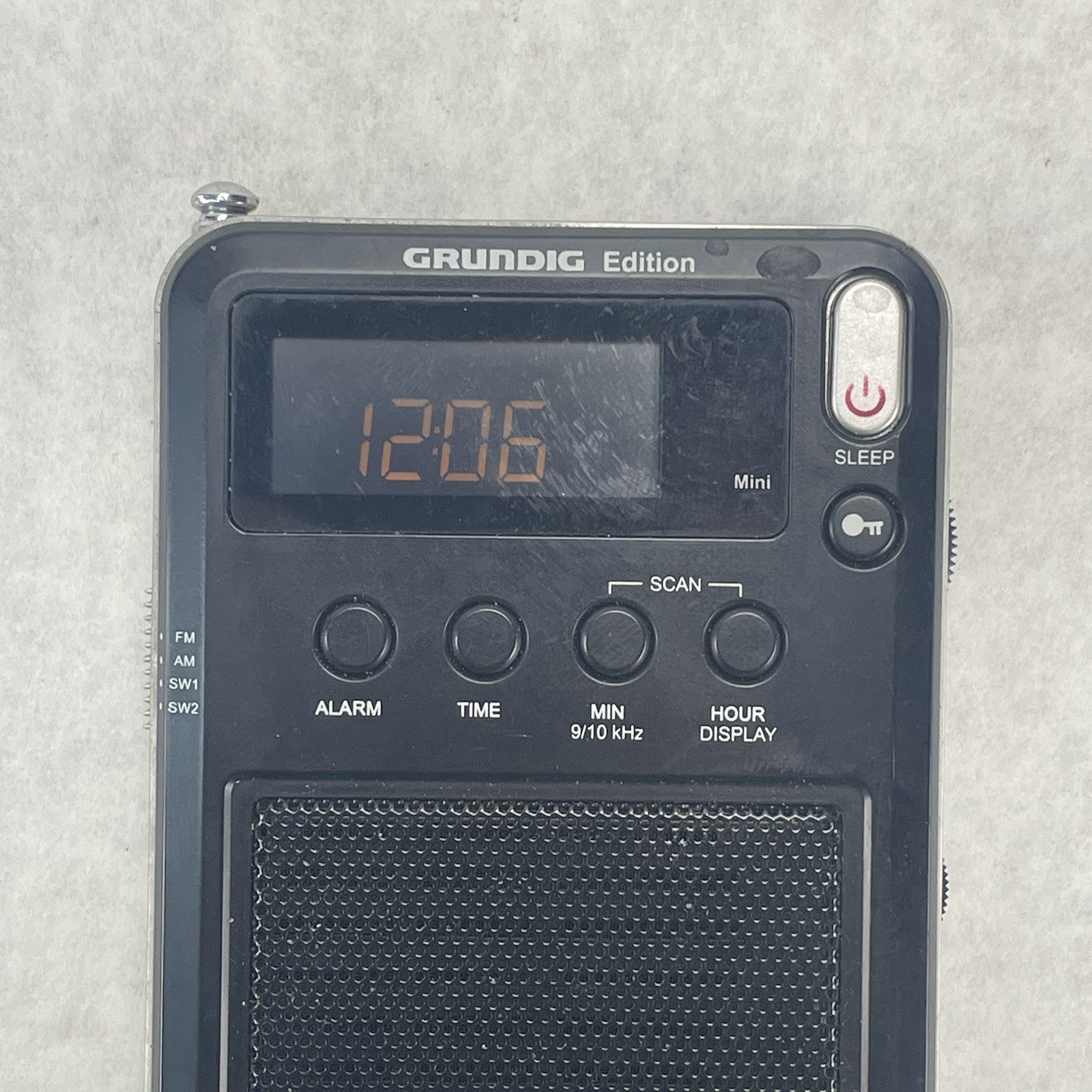 ETON Mini Grundig Edition Compact AM/FM/Shortwave Radio Digital Display Tested1