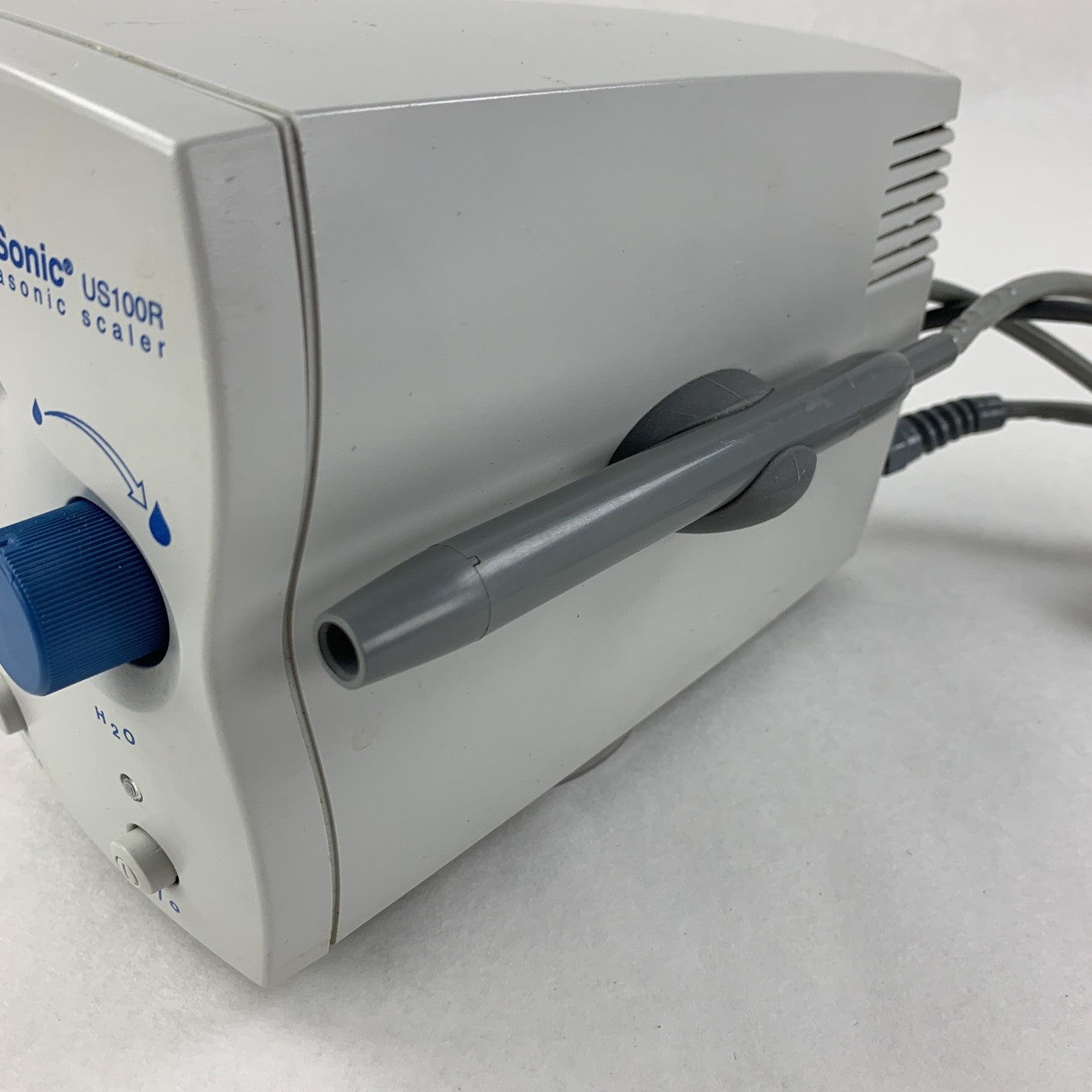 Coltene Whaledent BioSonic US100R 115T Dental Ultrasonic Scaler Powers On