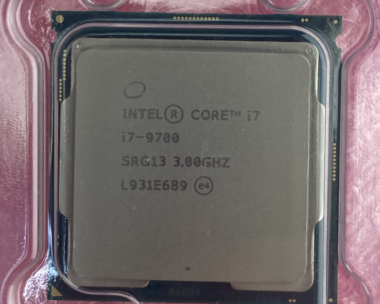 Intel Eight Core i7-9700 CPU Processor 3.0GHz LGA1151 SRG13 Tested
