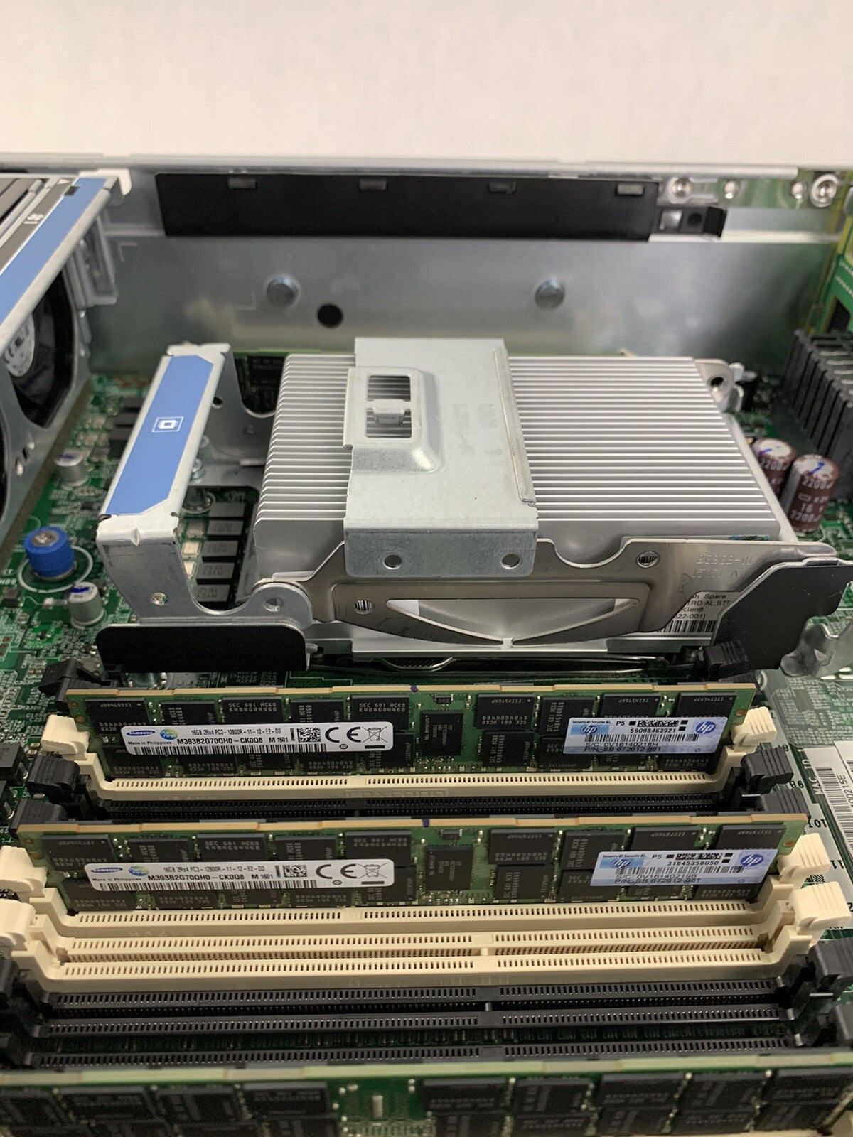 HP ProLiant DL 380p Gen8 2x Xeon E5-2620 2.0 GHz 96 GB RAM No HDD No OS