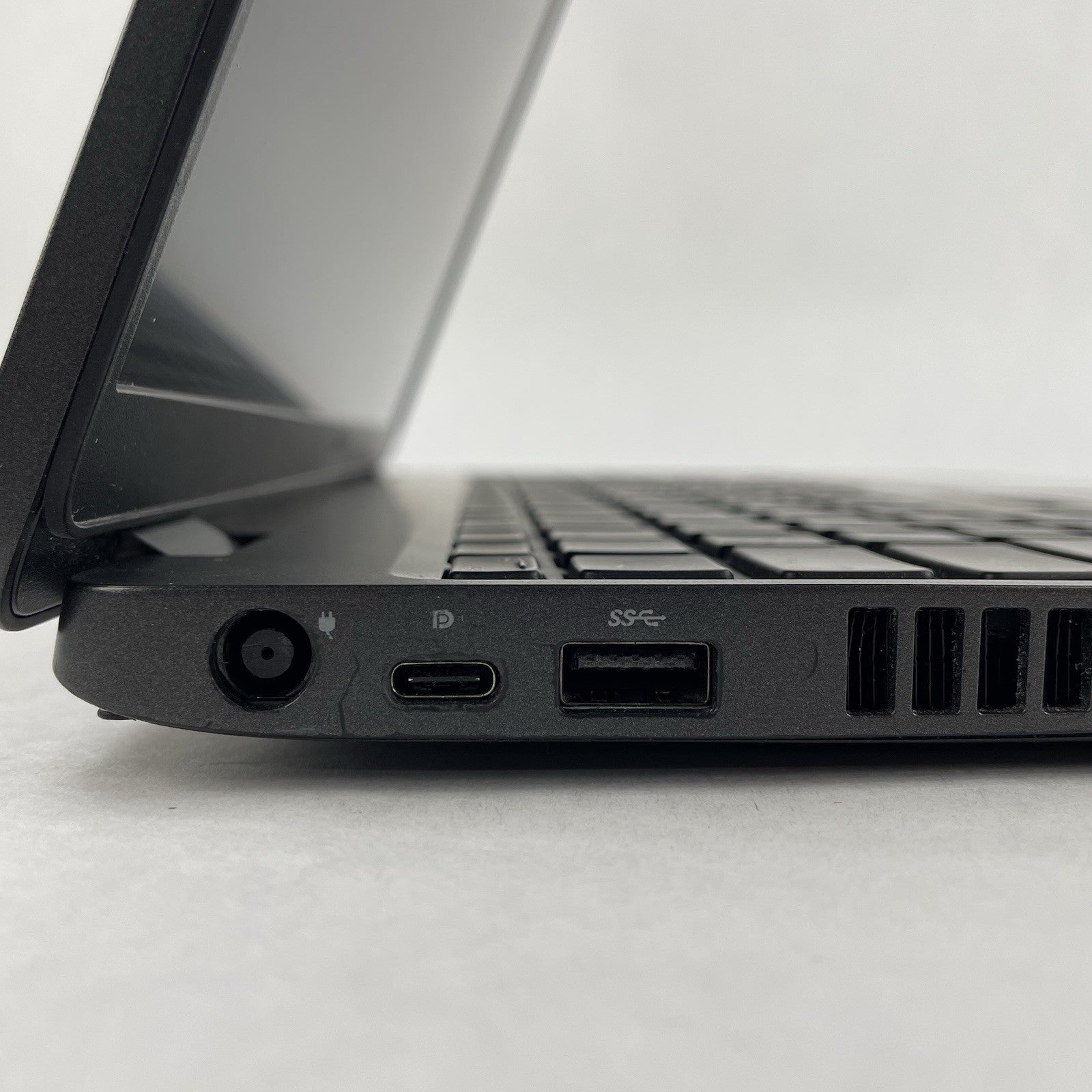 Dell Latitude 5500 15.6" i5-8265U 1.60 GHz 8 GB RAM No SSD/OS/AC6
