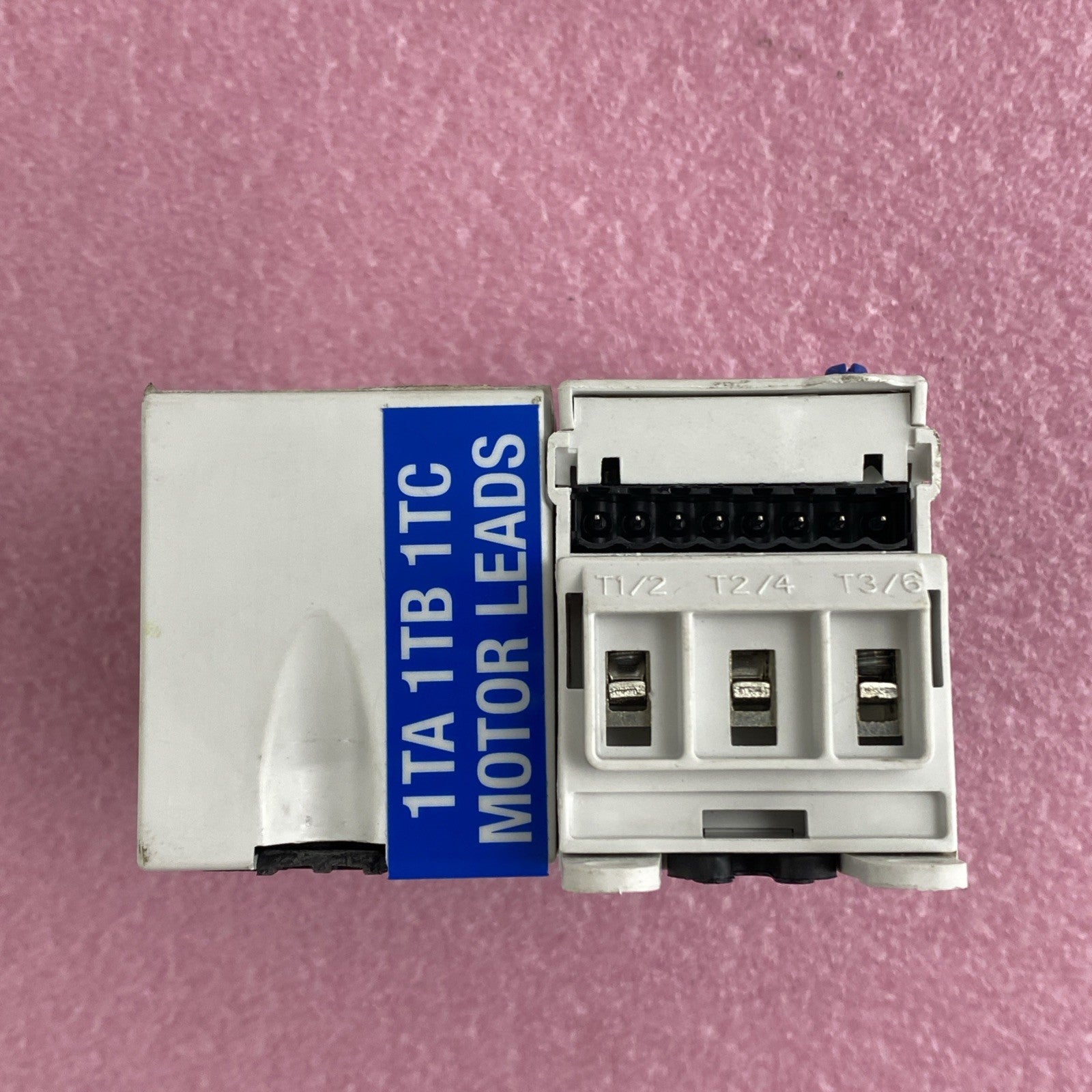 Eaton E04NB18X3N Contactor with Relay E06NBXRG3A 8