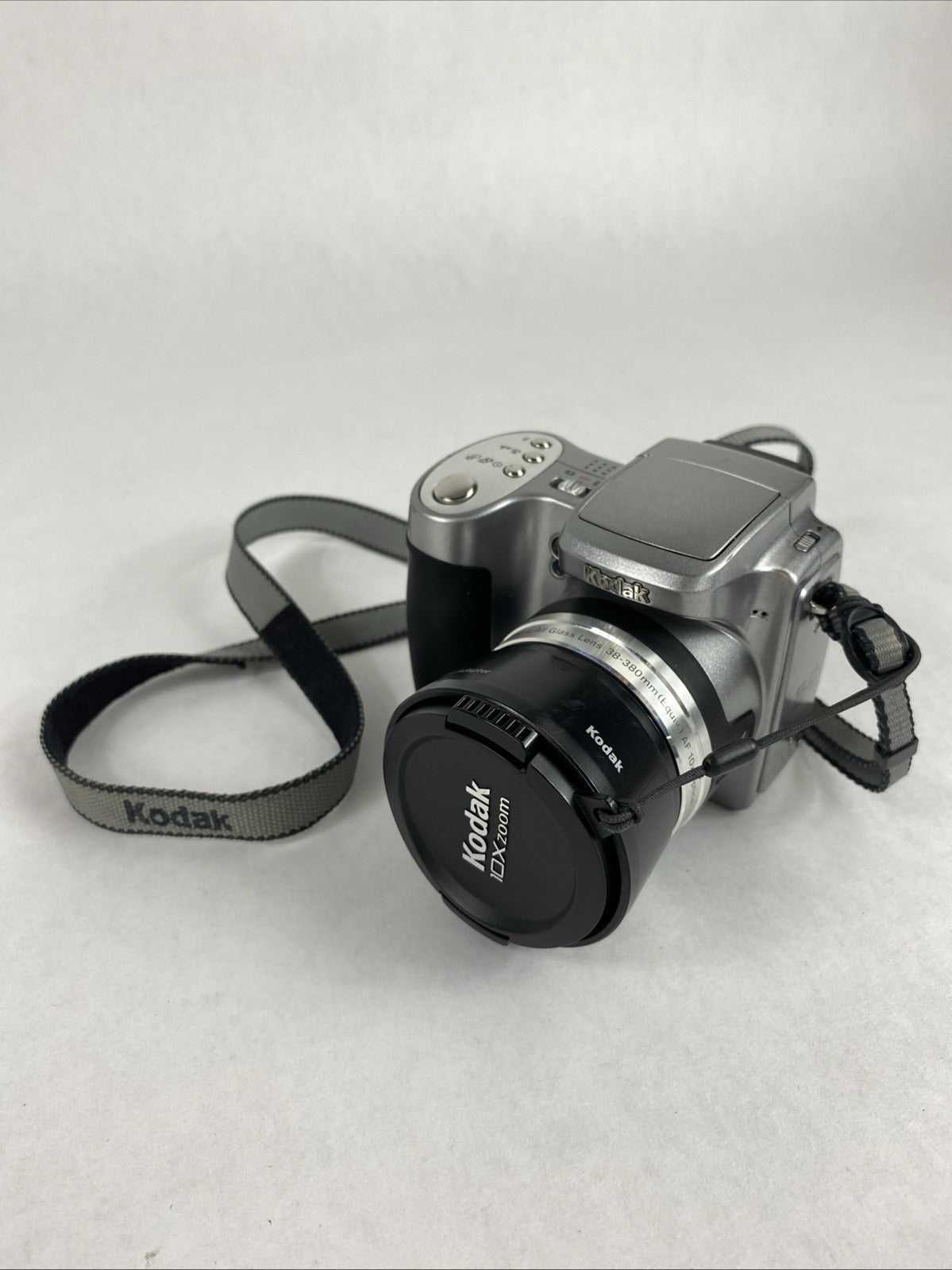 Kodak EasyShare Z740 10x Zoom Digital Picture And Video Camera0