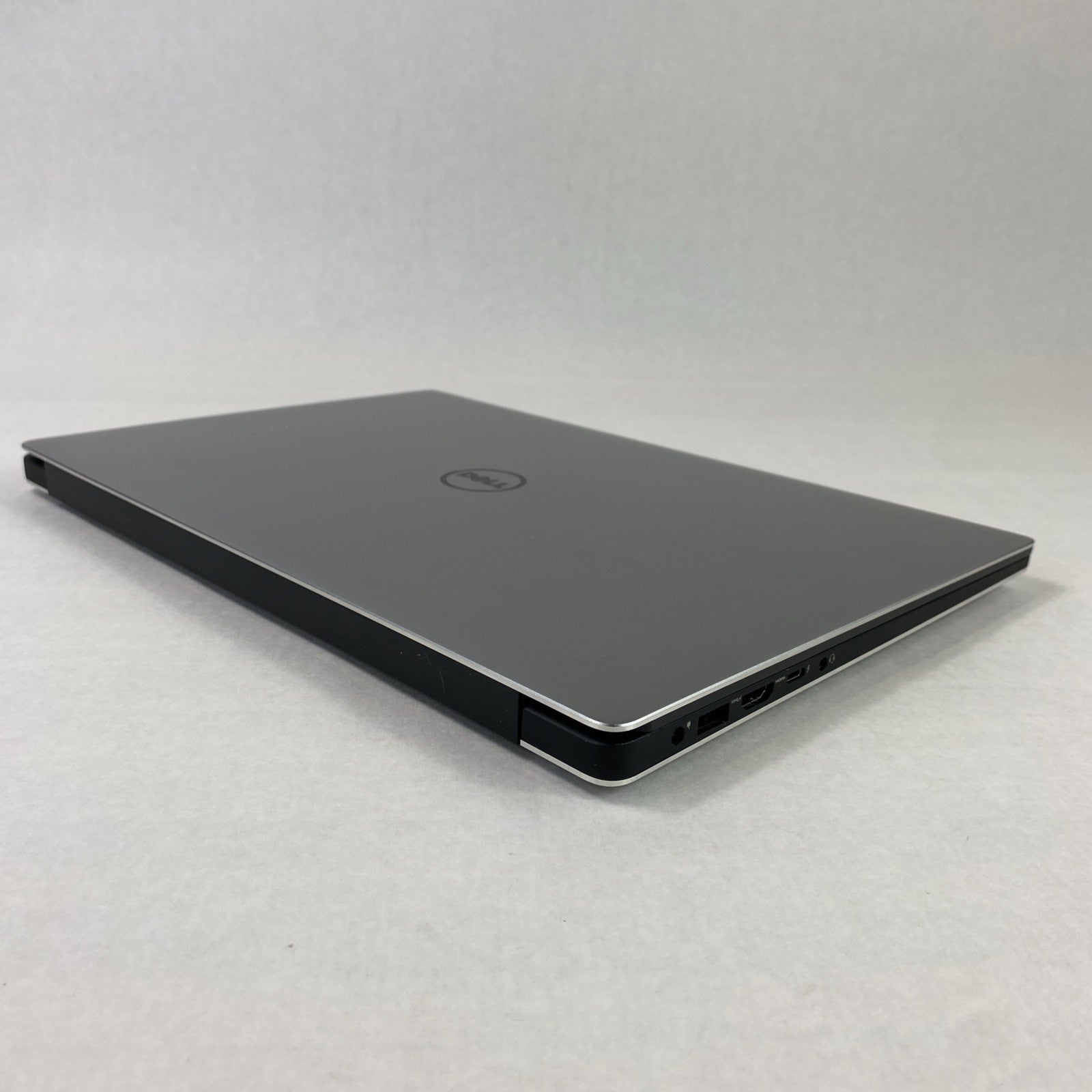 Dell Precision 5510 Intel Core i7-6820HQ 2.70 GHz 8 GB RAM 15.6" No HDD No OS