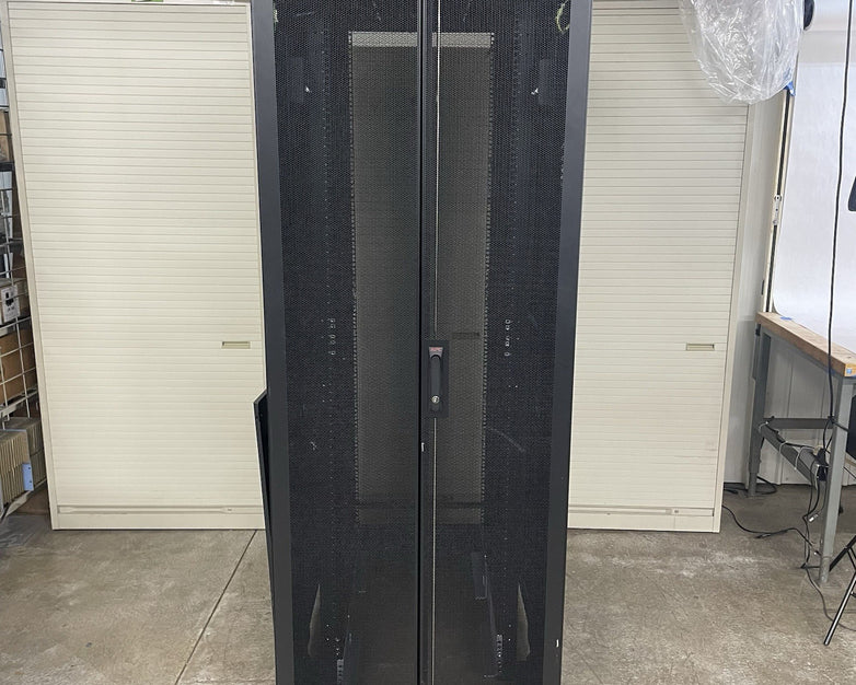APC E242296 NetShelter SX 42U Server Rack 19" Enclosure Cabinet No Key