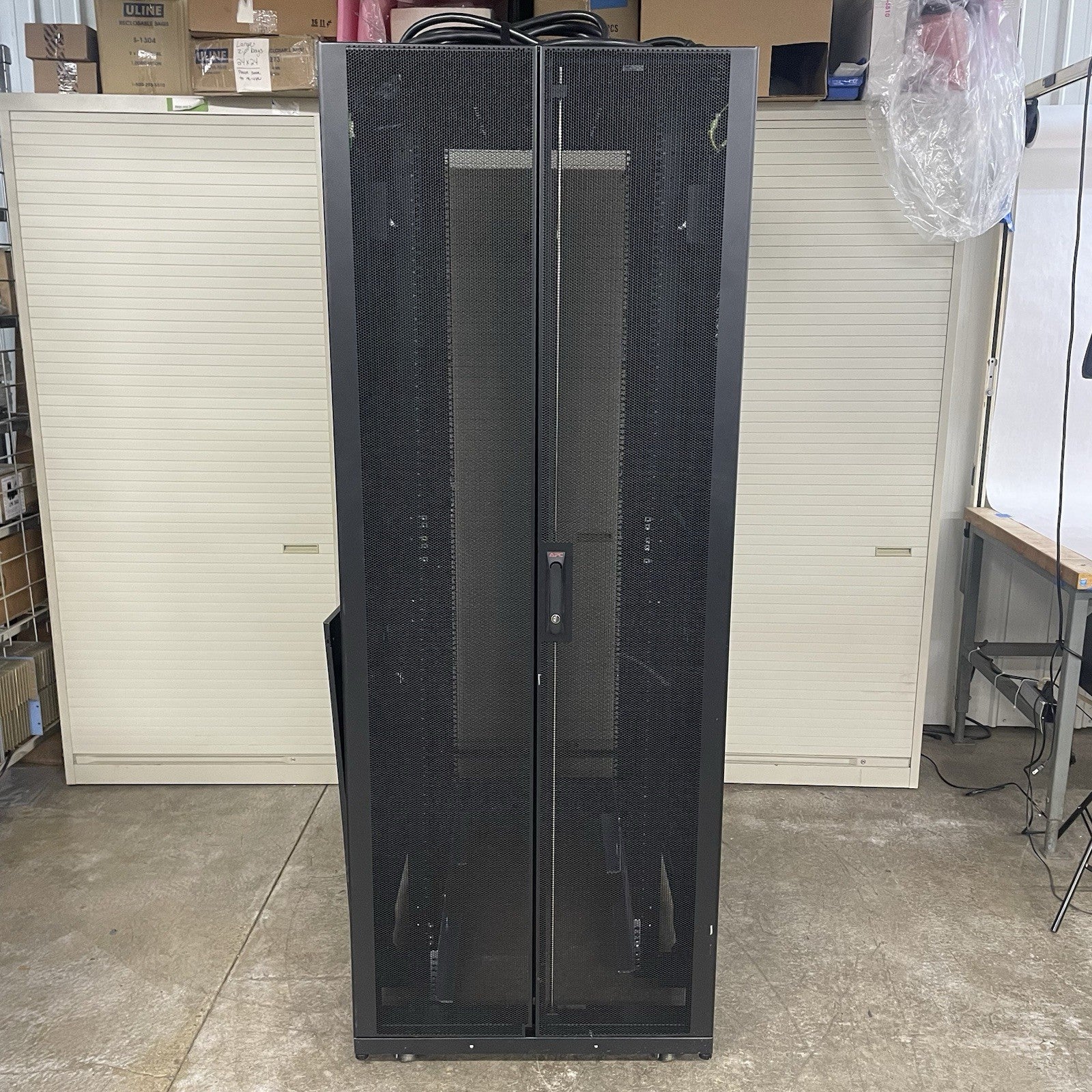 APC E242296 NetShelter SX 42U Server Rack 19" Enclosure Cabinet No Key