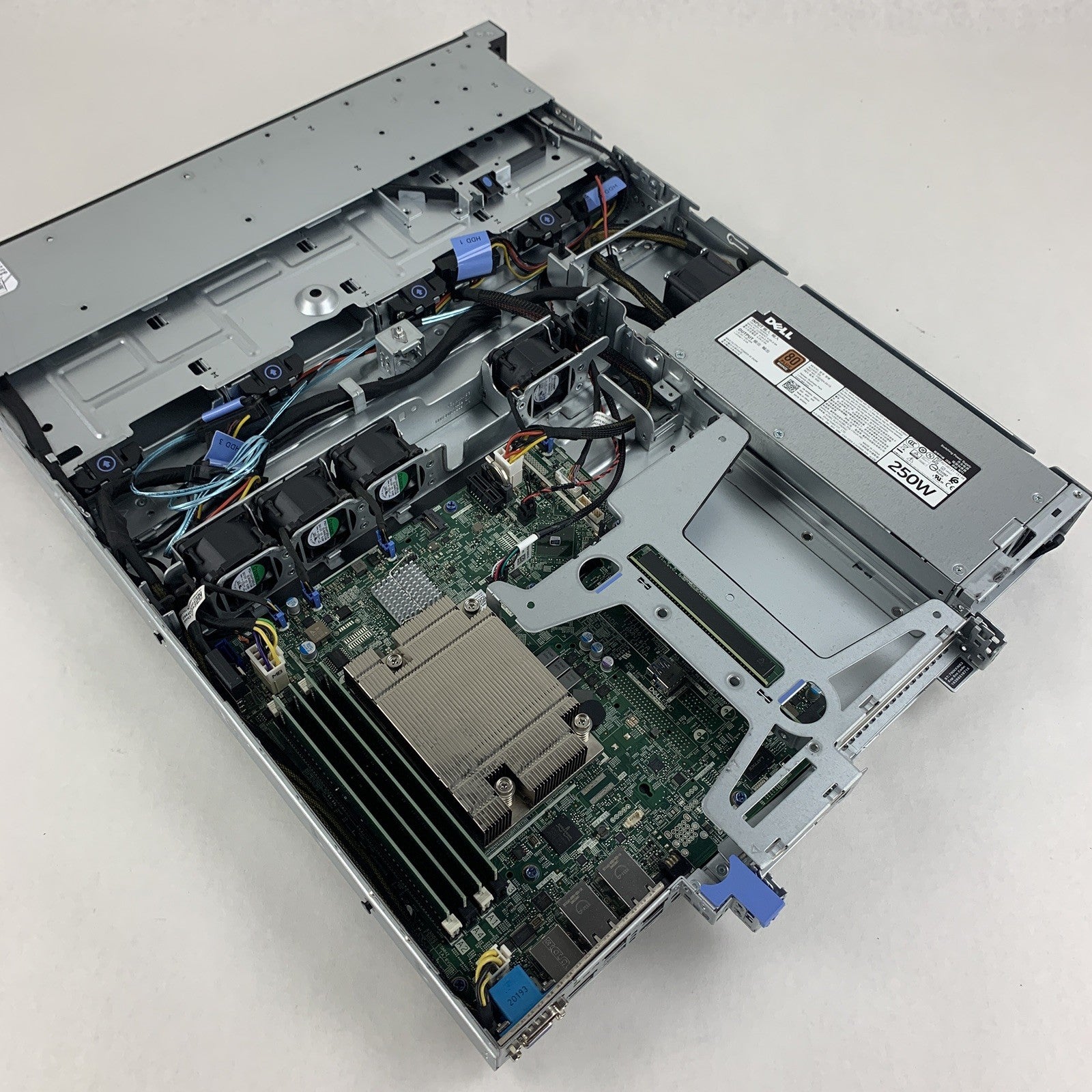 Dell PowerEdge R240 1U Server Xeon E-2246G 3.6 GHz 64 GB DDR4 No OS No HDD Bent