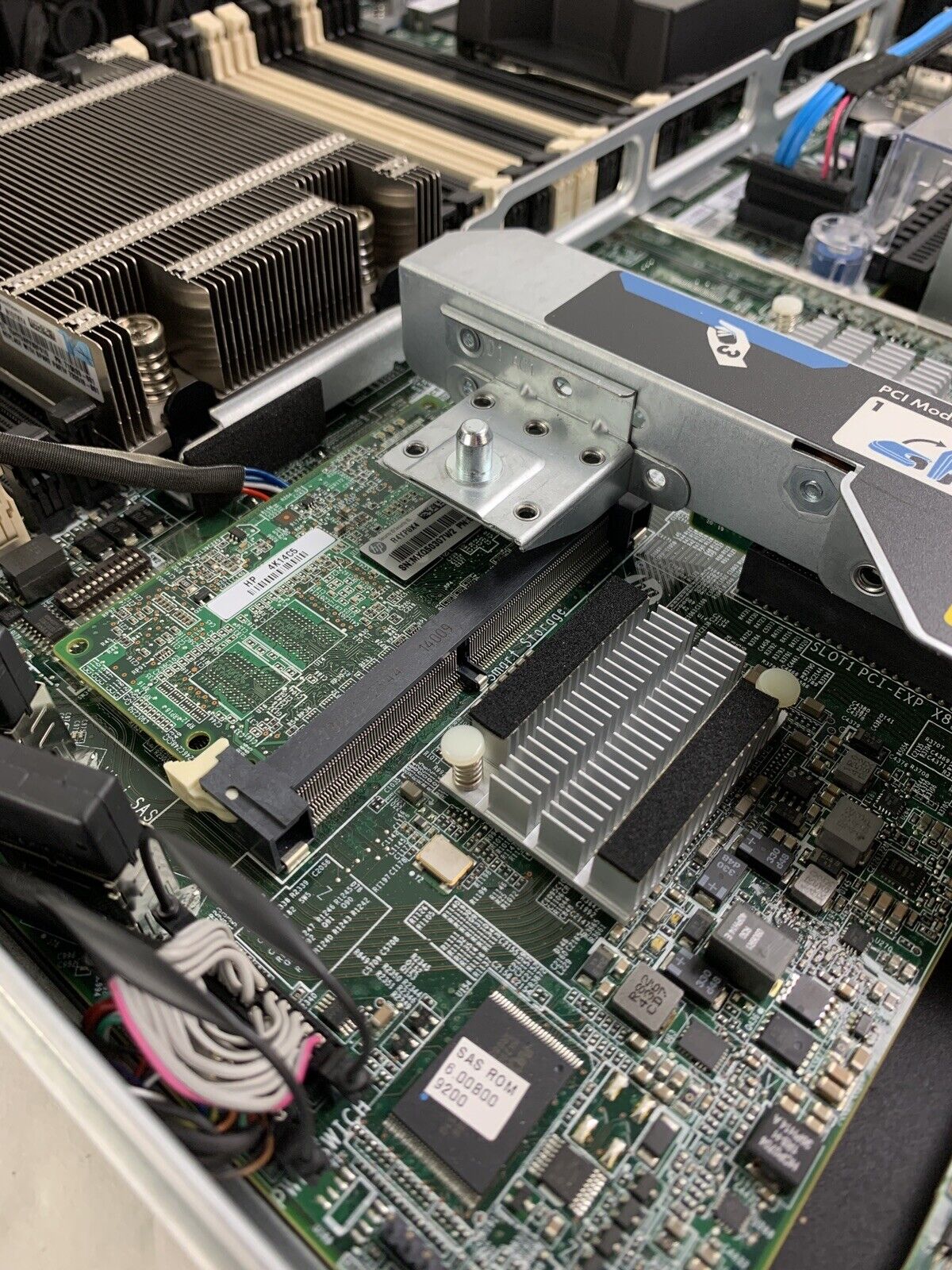 HP ProLiant DL360p Gen8 Xeon E5-2609 V2 2.5 GHz 8 GB RAM No OS No HDD