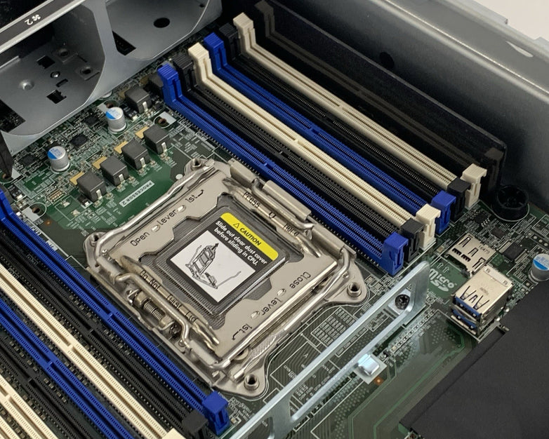 HP ProLiant DL380 Gen 9 1x Xeon E5-2640v4 2.4 GHz 16 GB Ram No HDD No OS No PSUs