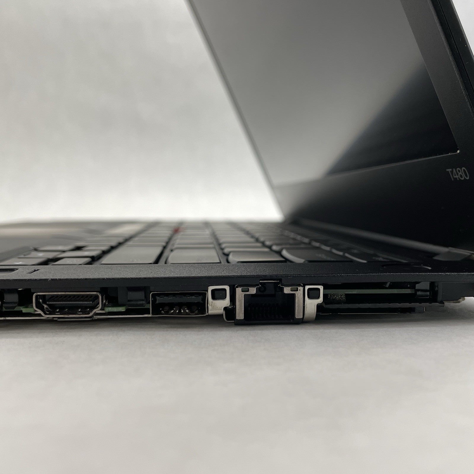 Lenovo ThinkPad T480 14" i5-8350U 1.70 GHz 8 GB RAM No SSD/OS/AC/Batt- No Bottom7