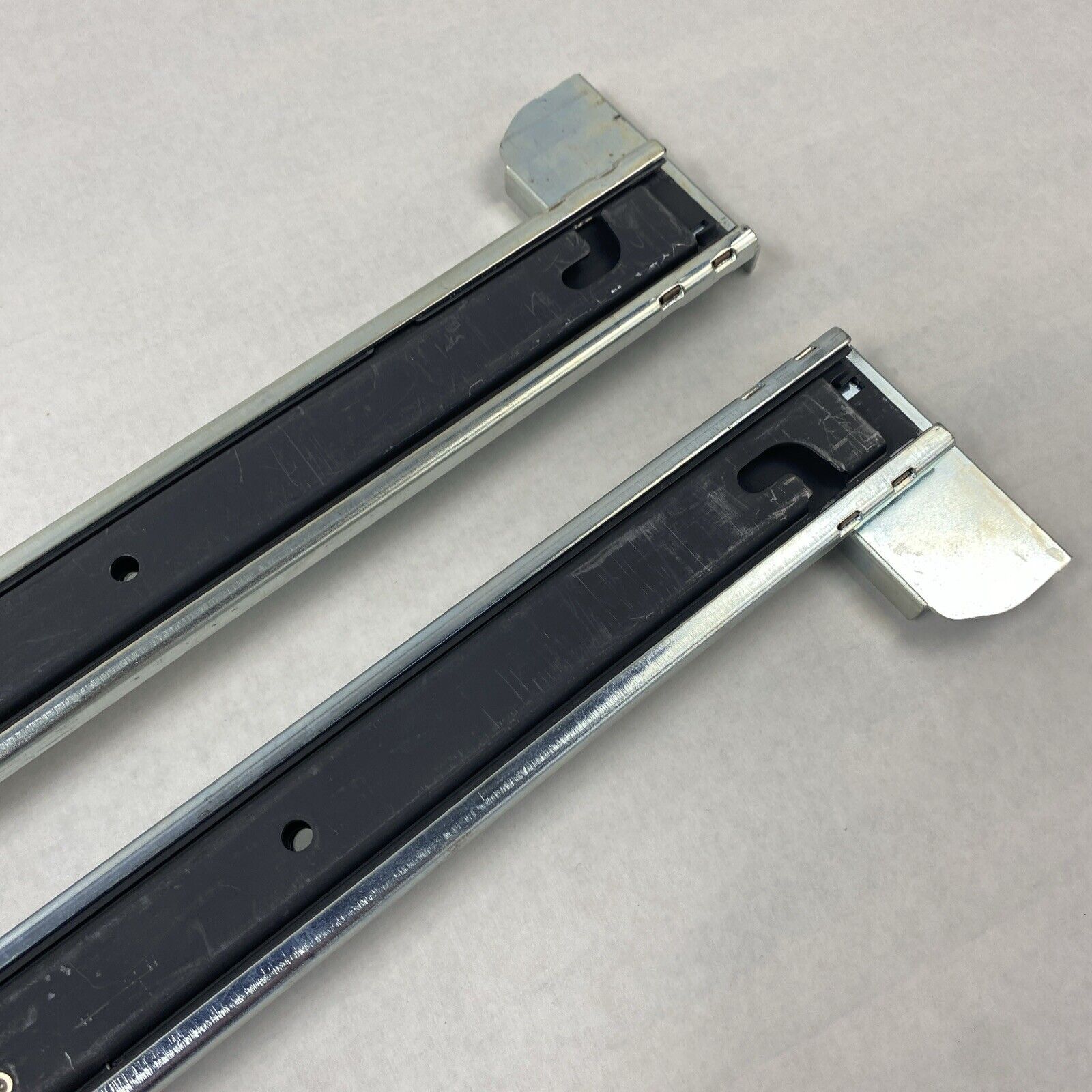 Unbranded L-4N344 / R-4N345 Left Right Server Rack Rail Set