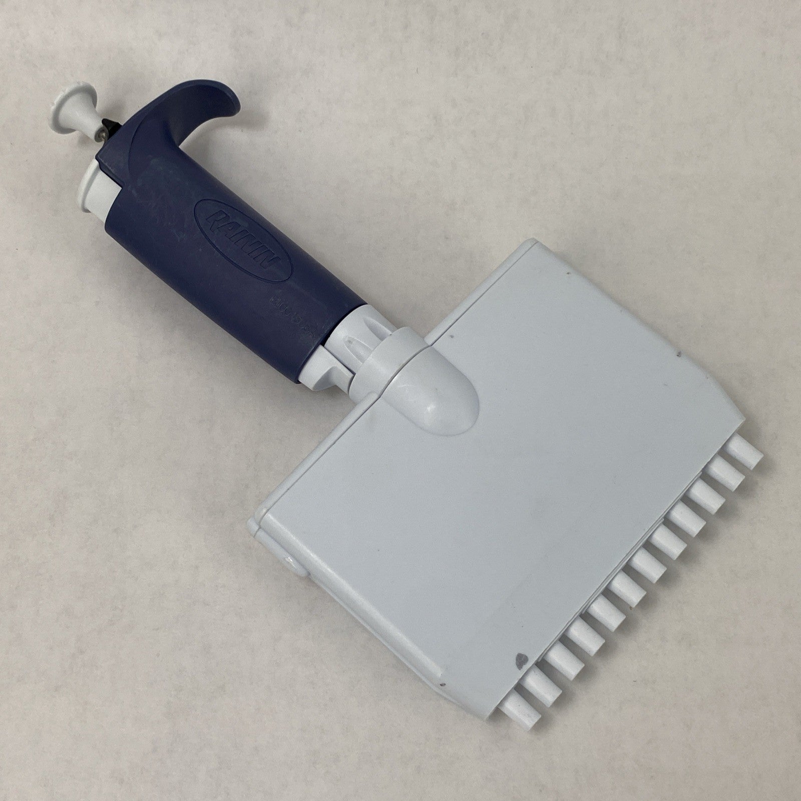 Rainin L200 Pipetlite 20-200 µL LTS 12-Channel Handheld Manuel Pipette9