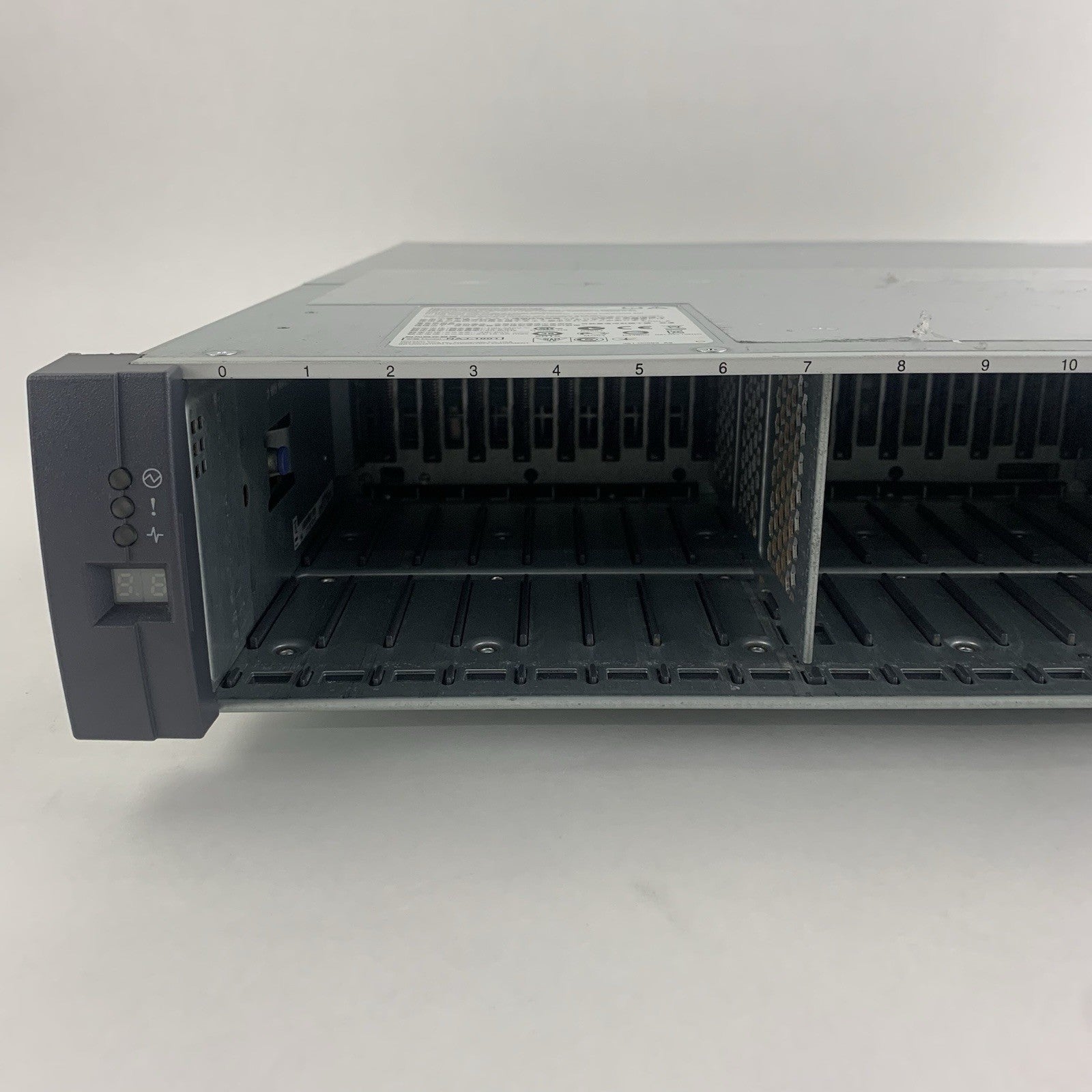 Netapp DS2246 Storage Expansion Array 24 Bay 2.5" SAS Trays 1x IOM6 Controllers2