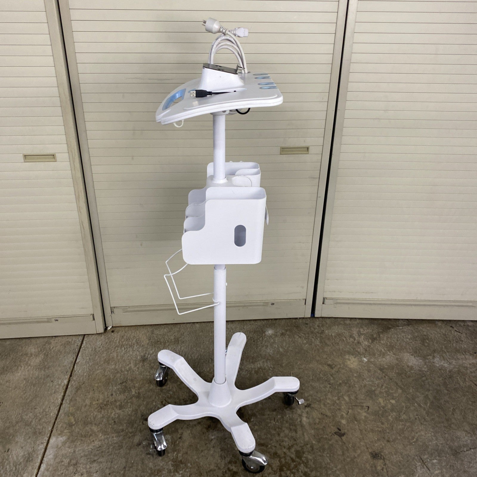 Welch Allyn 4800-60 Mobile Stand Rolling Cart for Vital Signs Monitor 6000Series4