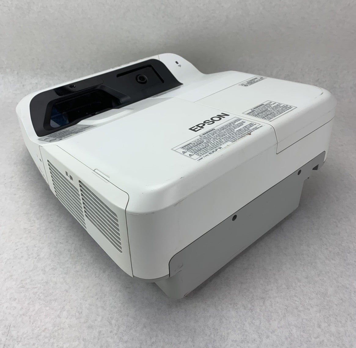 Epson PowerLite 695Wi H740A LCD Lamp Projector 2560 Lamp Hours - No Remote0