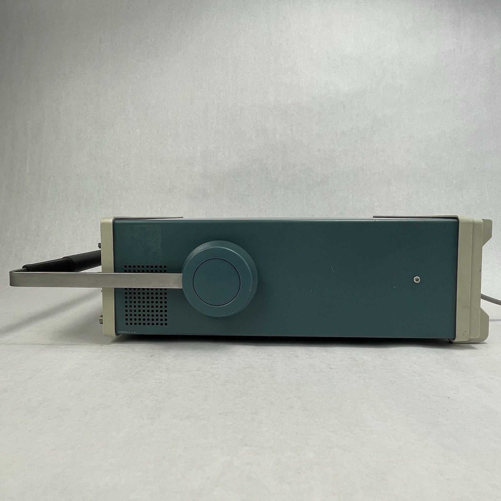 Tektronix 2213 Analog Oscilloscope 60MHZ