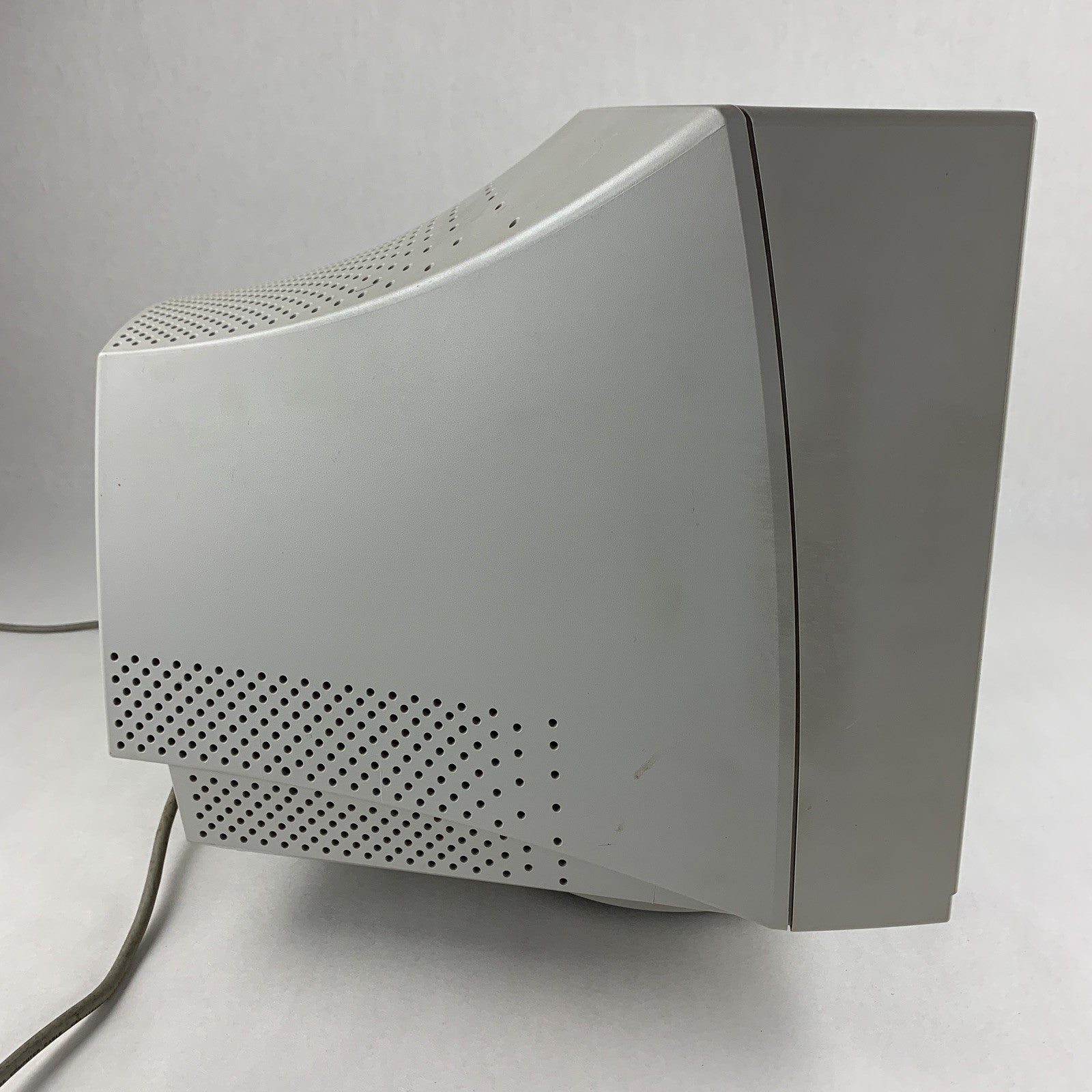 NEC AccuSync 95F M9902 VGA Color Computer Monitor Retro Gaming Grade B Tested