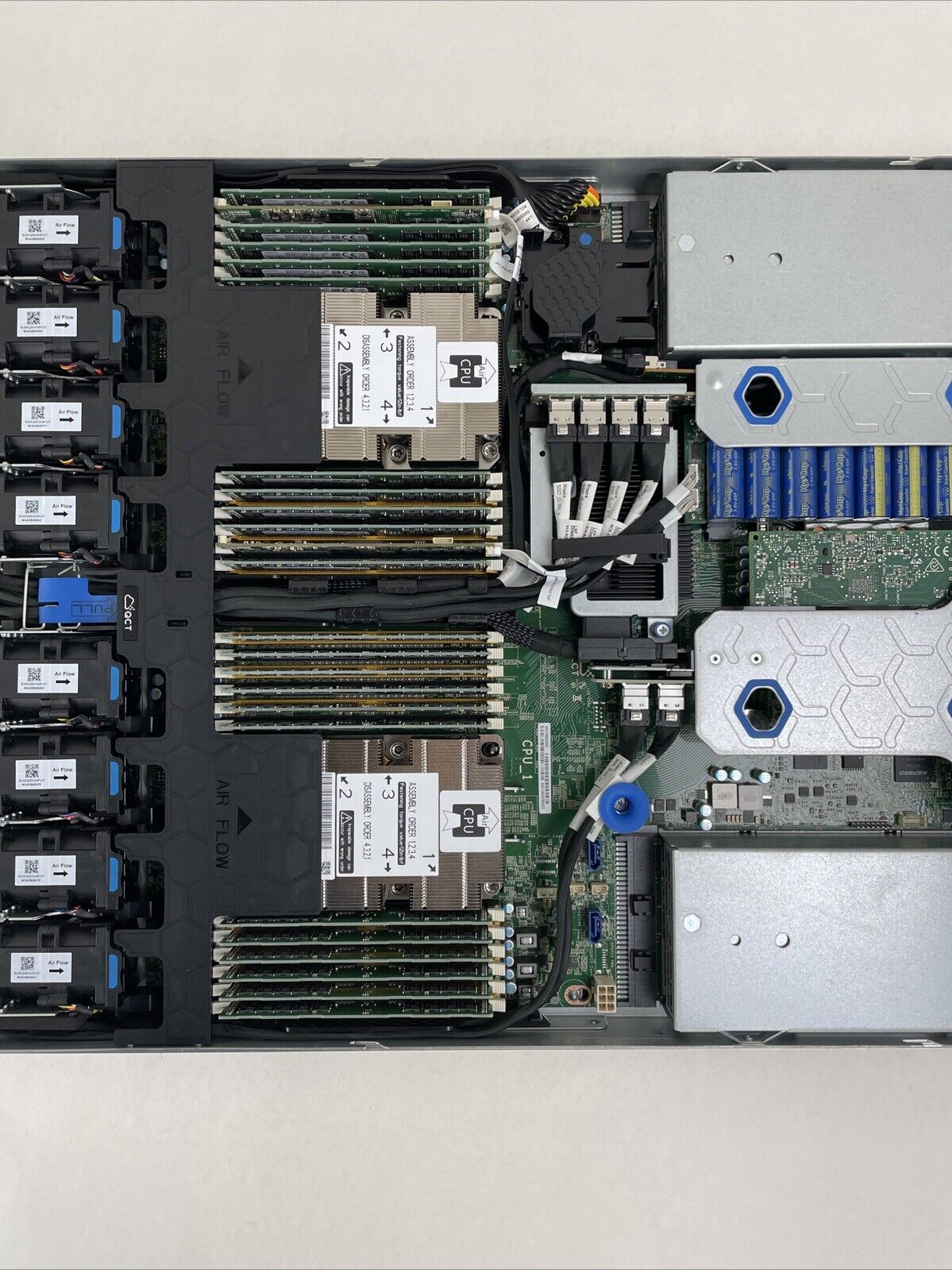 Netapp NAF-1703 Server 2x Intel Xeon Gold 5120 2.2GHz 738GB RAM No HDD No OS