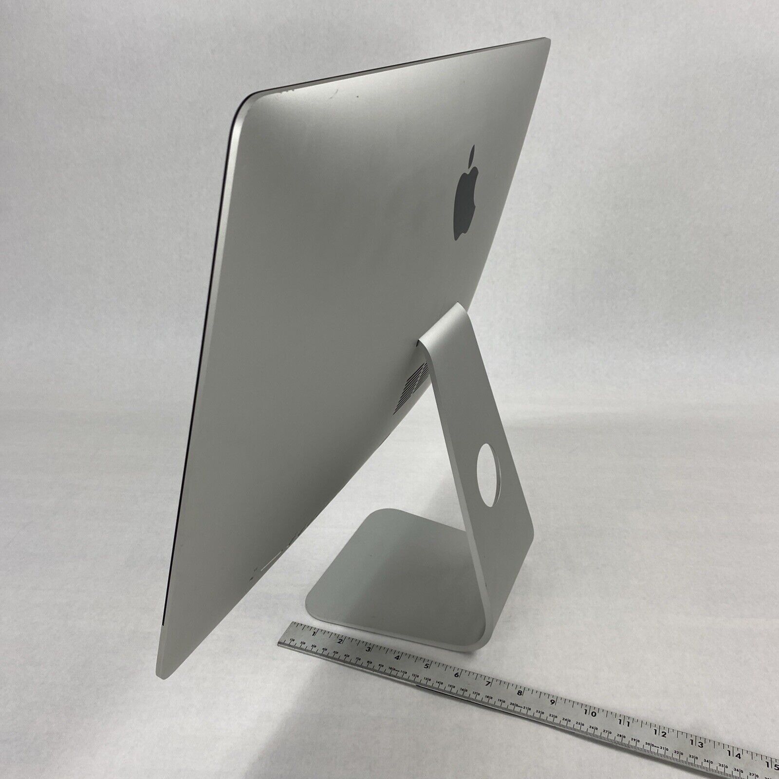Apple A1418 iMac 21.5" 2014 1.40GHz i5 8GB RAM 500GB HDD macOS 11.7.1