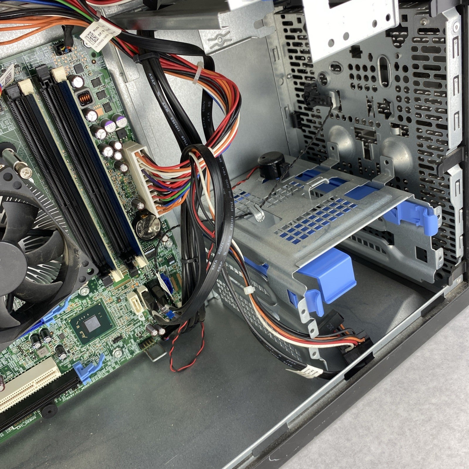 Dell OptiPlex 790 MT Intel Quad Core i5-2400 3.10GHz 4GB RAM No HDD No OS
