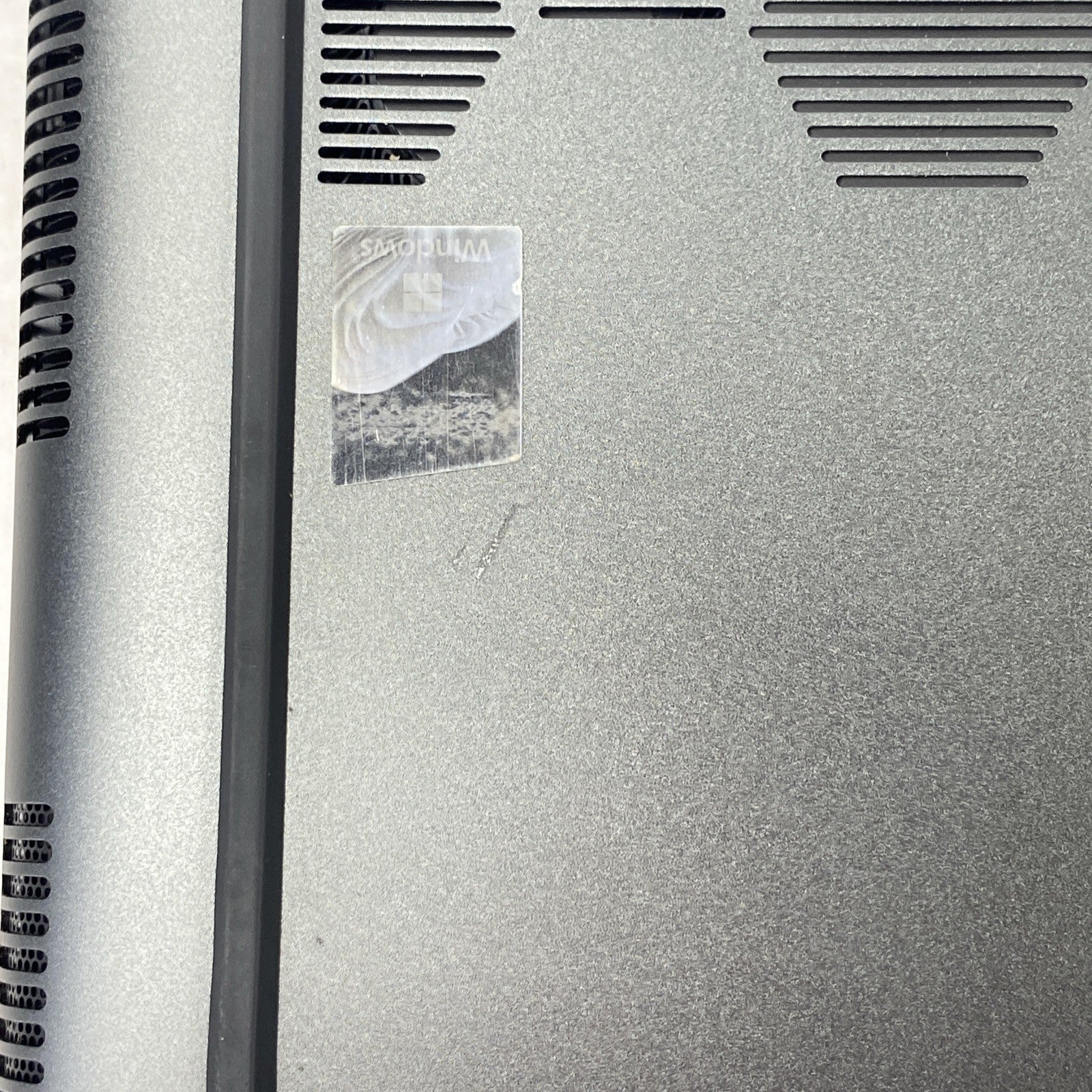 Alienware M16 R1 Core i9-13900HX 1.48 GHz 16 GB RAM RTX 4070 16" No HDD No OS