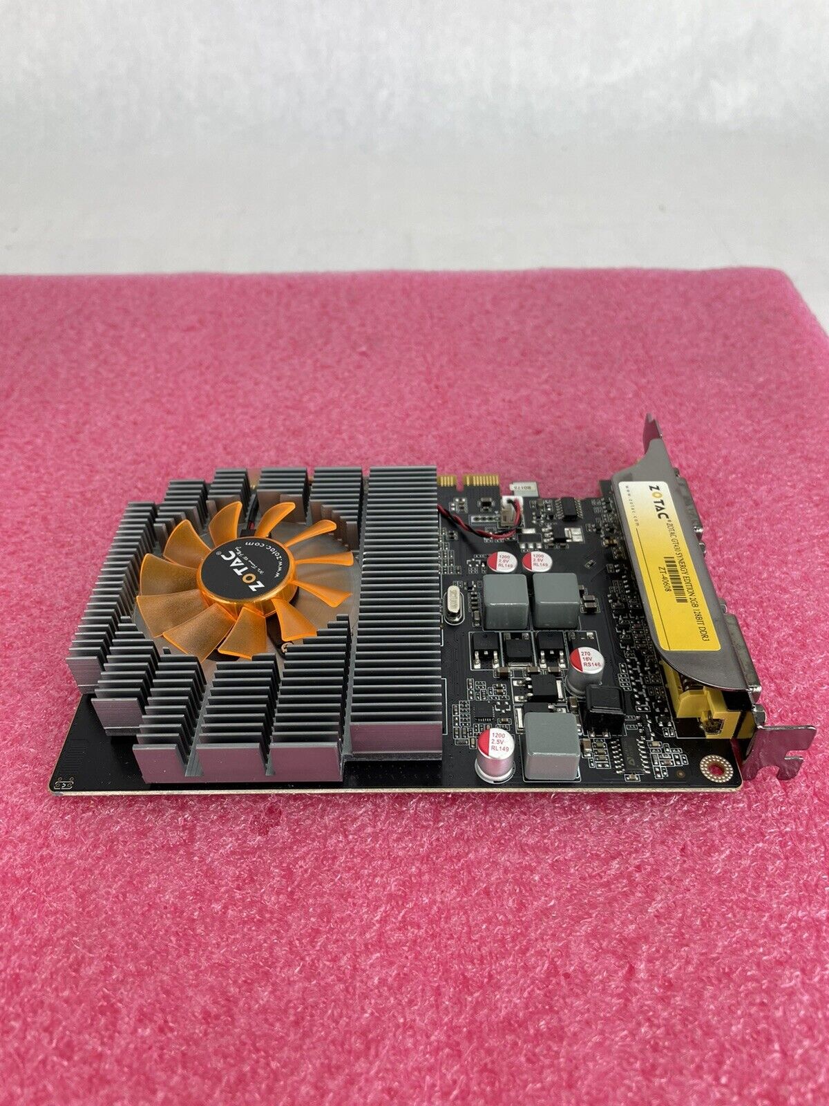 Zotac GT430 Synrgey Edition 2GB 128Bit GDDR3 PCIe Graphics Card