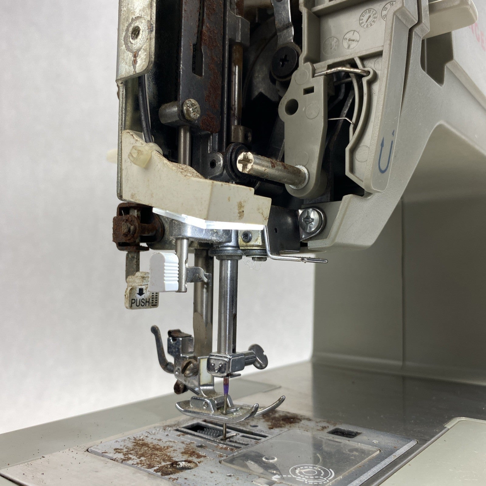 Singer 4452 Heavy Duty Sewing Machine With Pedal - For Parts or Repair12