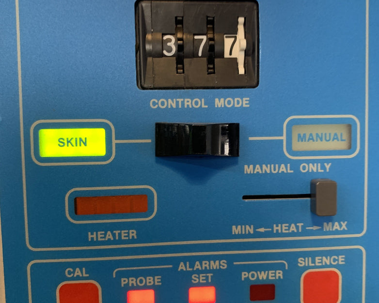 Air-Shields PM78-1 Infant Intensive Care System Powers and Heats