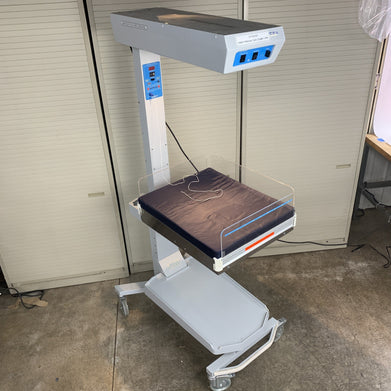 Air-Shields PM78-1 Infant Intensive Care System Powers and Heats