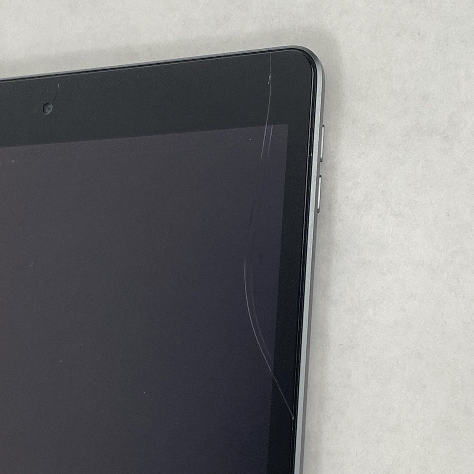 Apple iPad 7th Gen A2197 32GB Retina 10.2" Wi-Fi Space Gray IOS 18.7.94