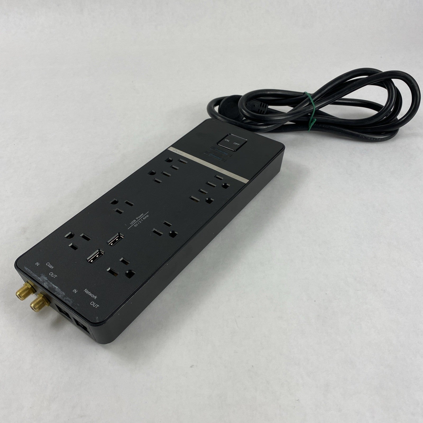 Rocketfish RF-HTS2815.  Outlet 2-USB Wall Tap Surge Protector Strip0