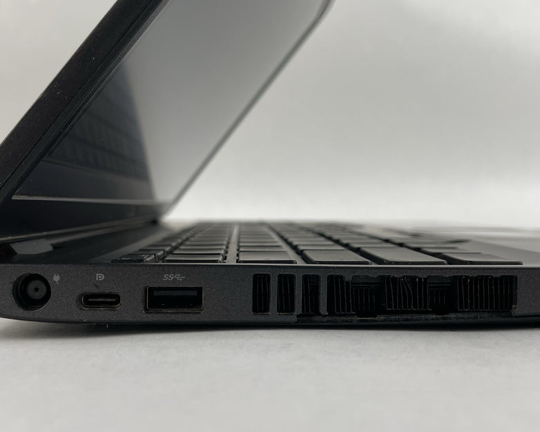 Dell Latitude 5500 15.6" i5-8265U 1.60 GHz 8 GB RAM No SSD/OS/AC - Bad Edge