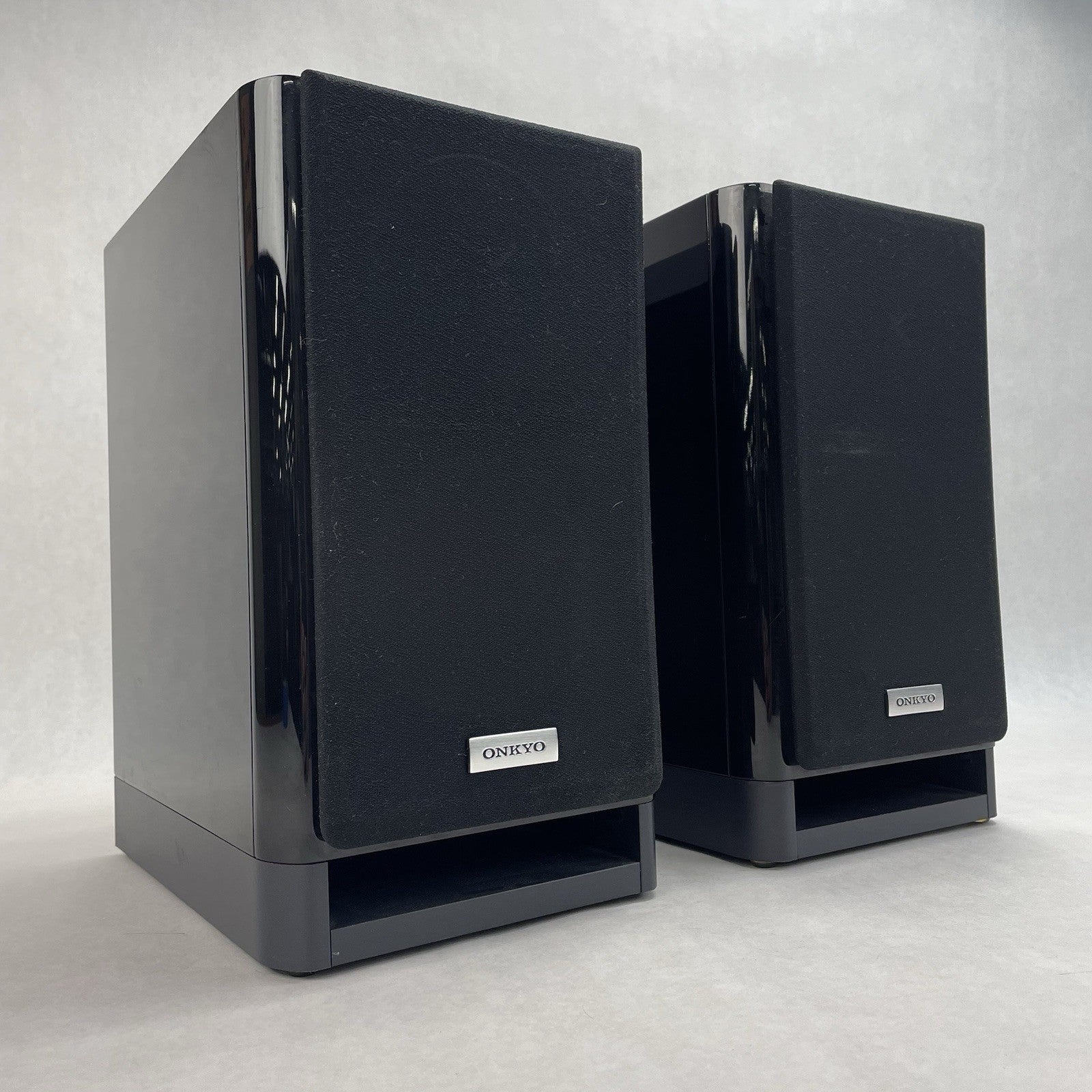 Onkyo Model D-415 Bookshelf Speakers Pair 70W Hifi Audio