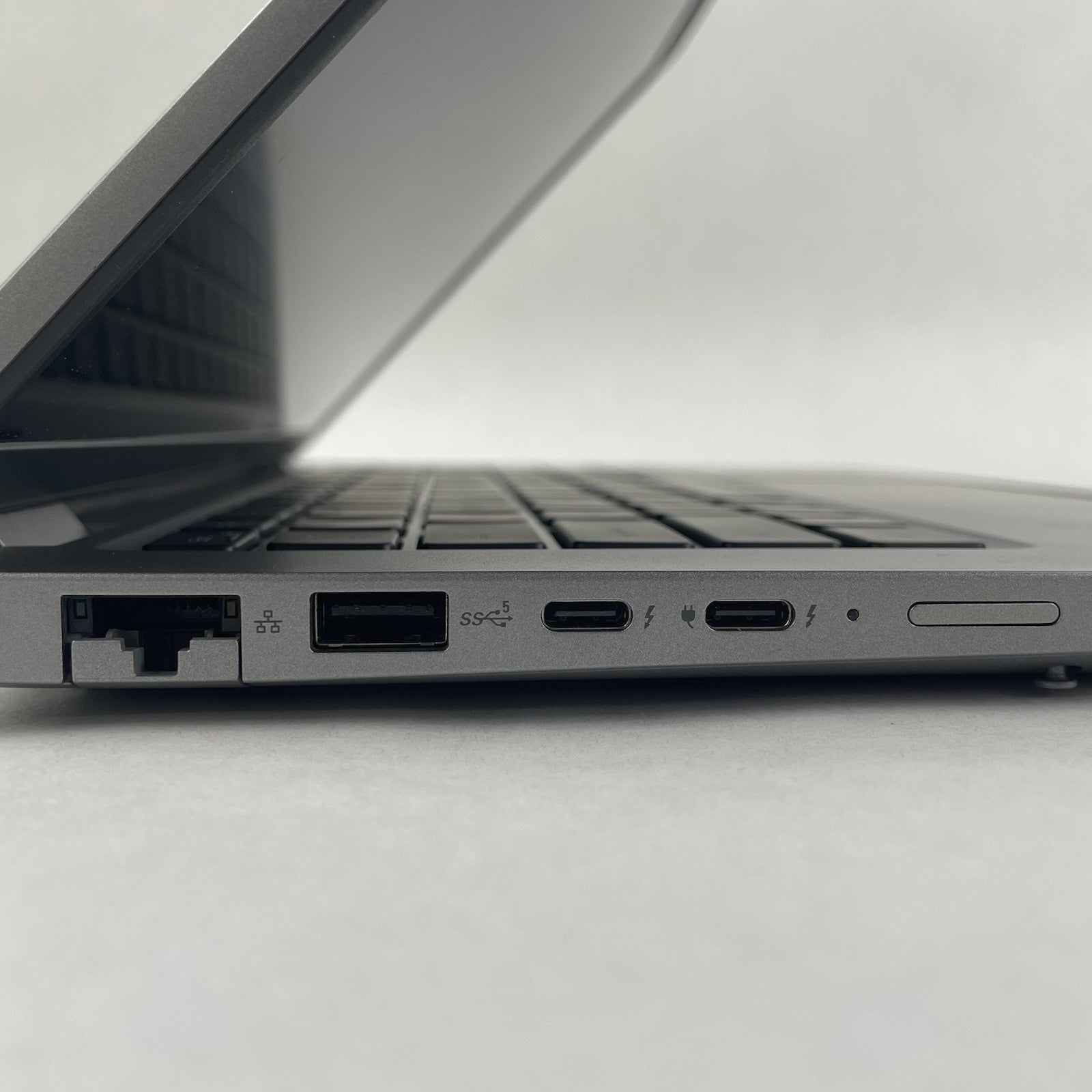 Dell Latitude 5440 14" i5-1345U 4.35 GHz 8 GB RAM No SSD/OS/AC - Bad Bottom7