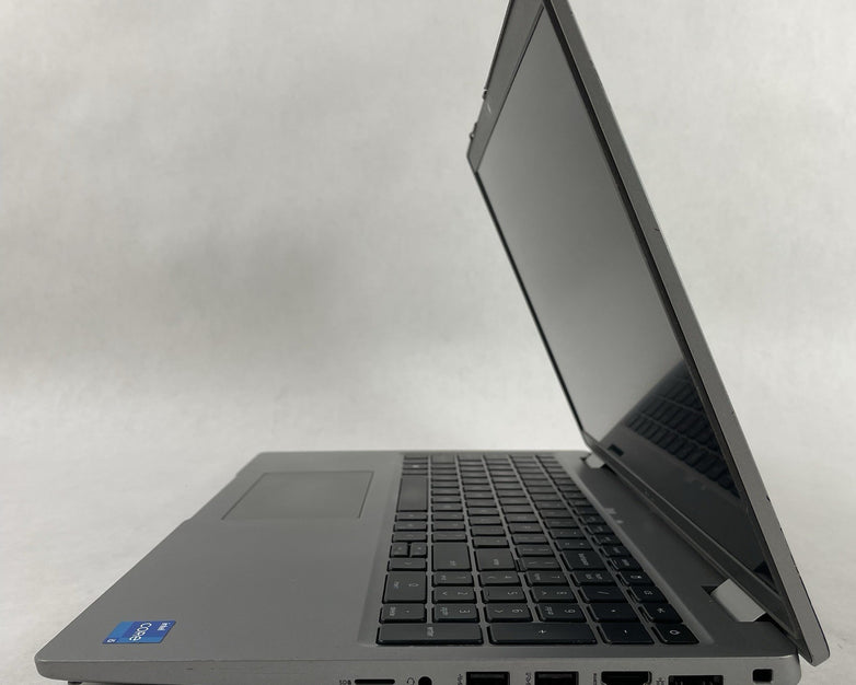 Dell Latitude 5520 15.6" i5-1135G7 2.40 GHz 8 GB RAM No SSD/OS/AC - Bezel READ